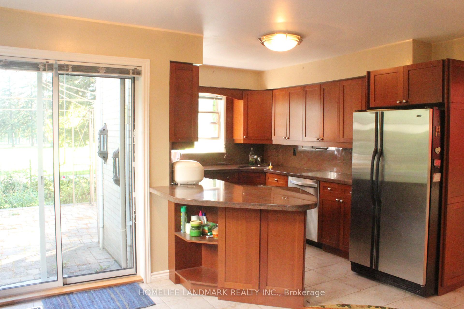 Photo 5 of 29 Apple Orchard Path S, Markham, Royal Orchard — HOMEH