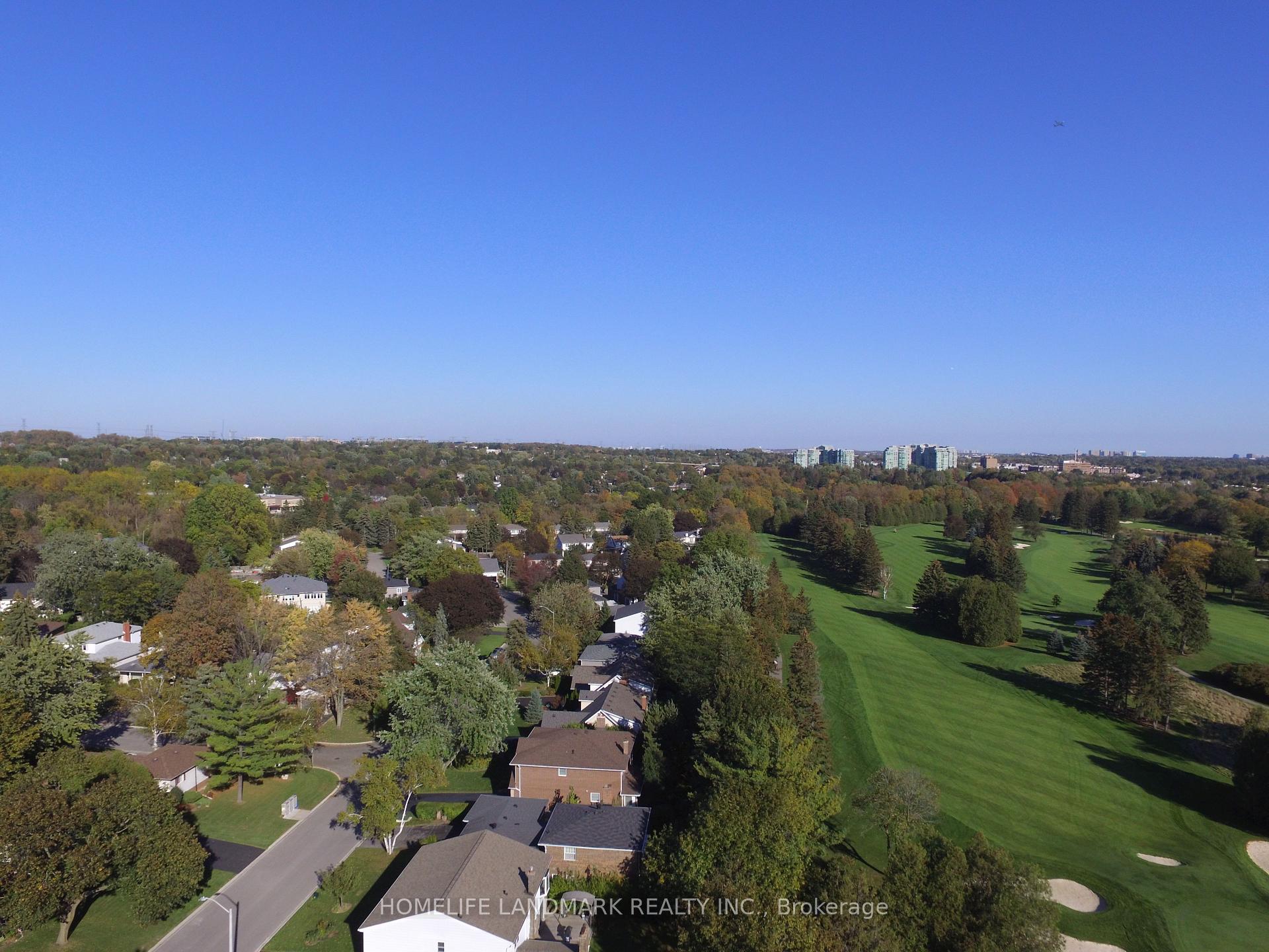 Photo 9 of 29 Apple Orchard Path S, Markham, Royal Orchard — HOMEH