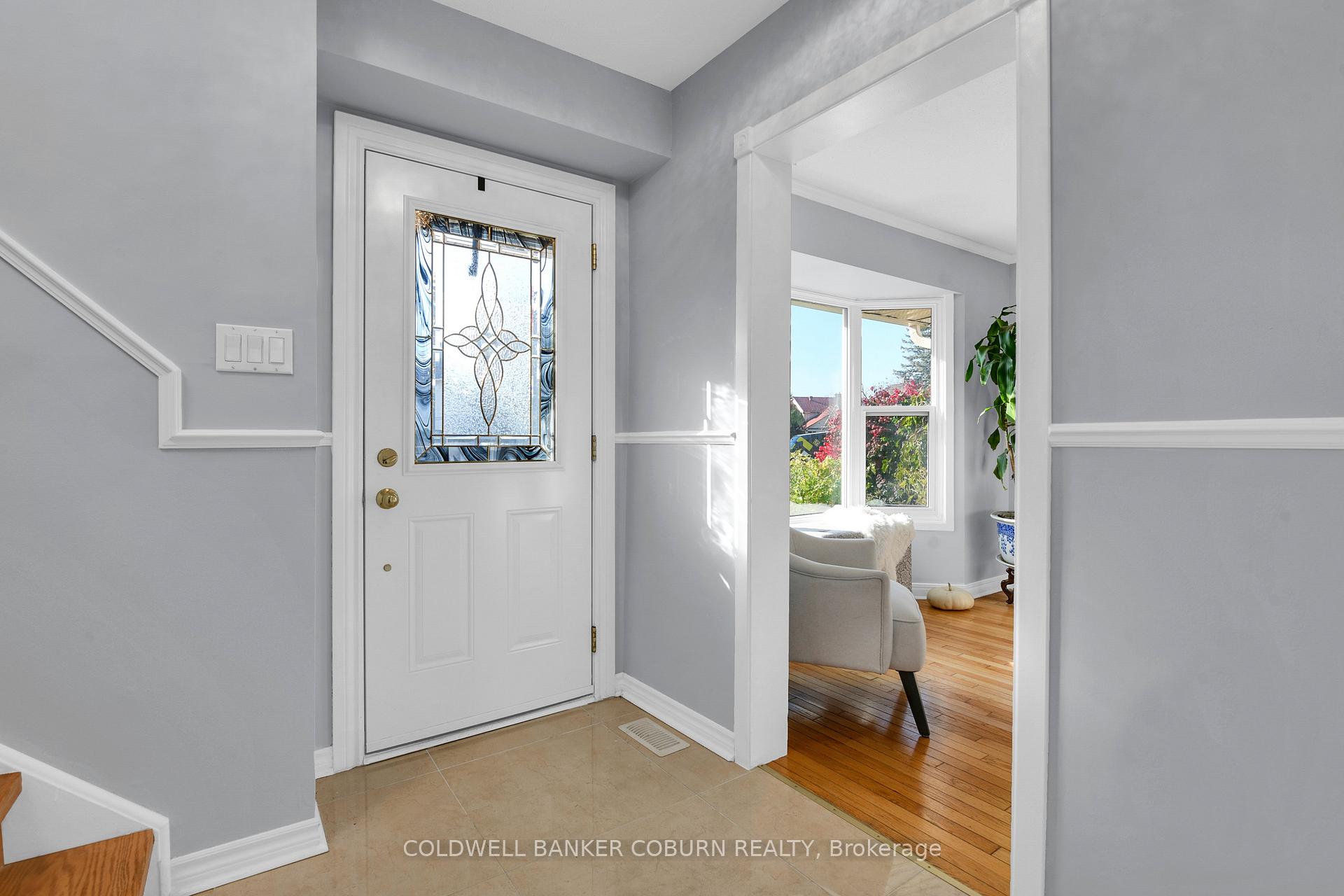 Photo 4 of 6045 Voyageur Drive, Ottawa, Convent Glen — HOMEH