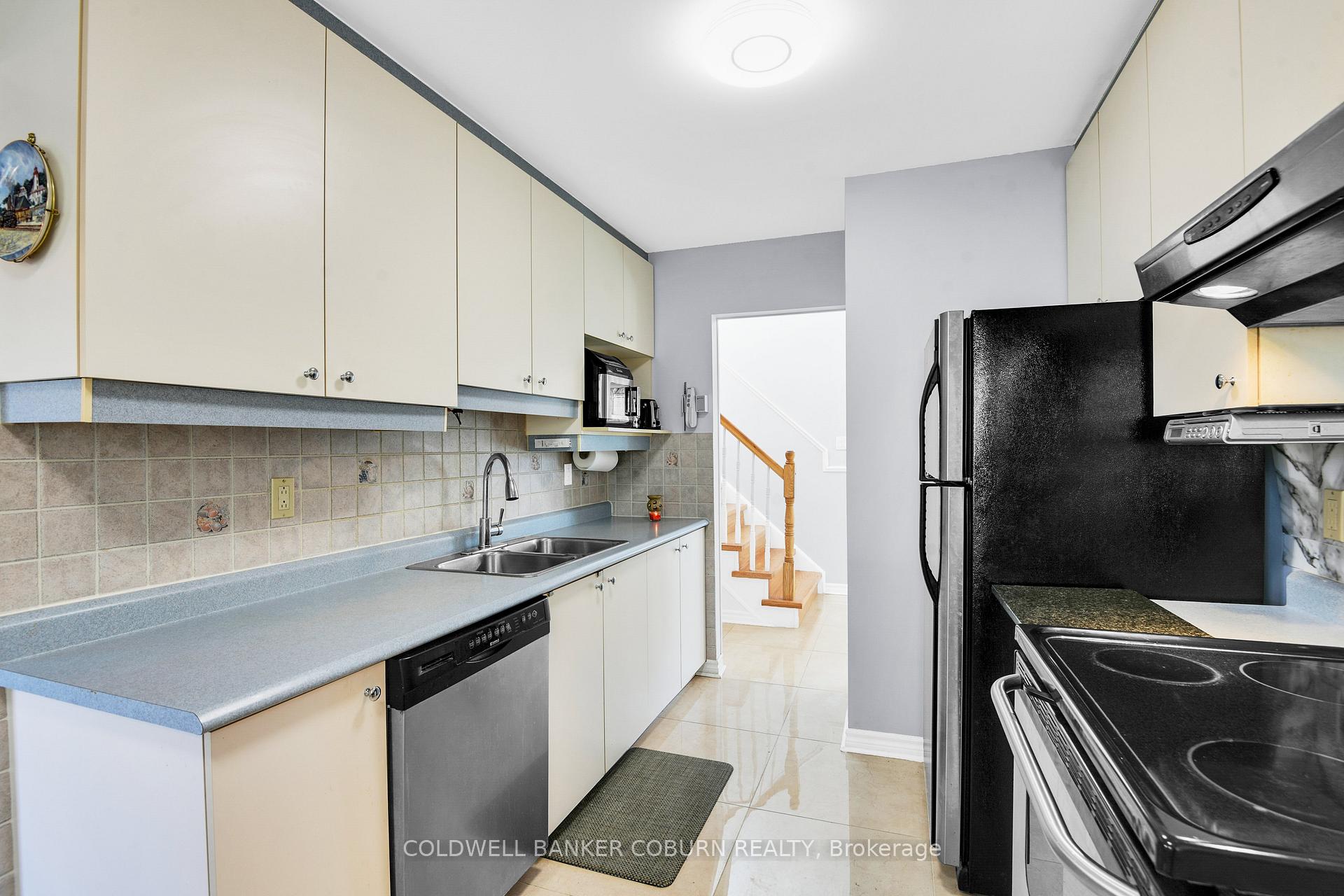 Photo 10 of 6045 Voyageur Drive, Ottawa, Convent Glen — HOMEH