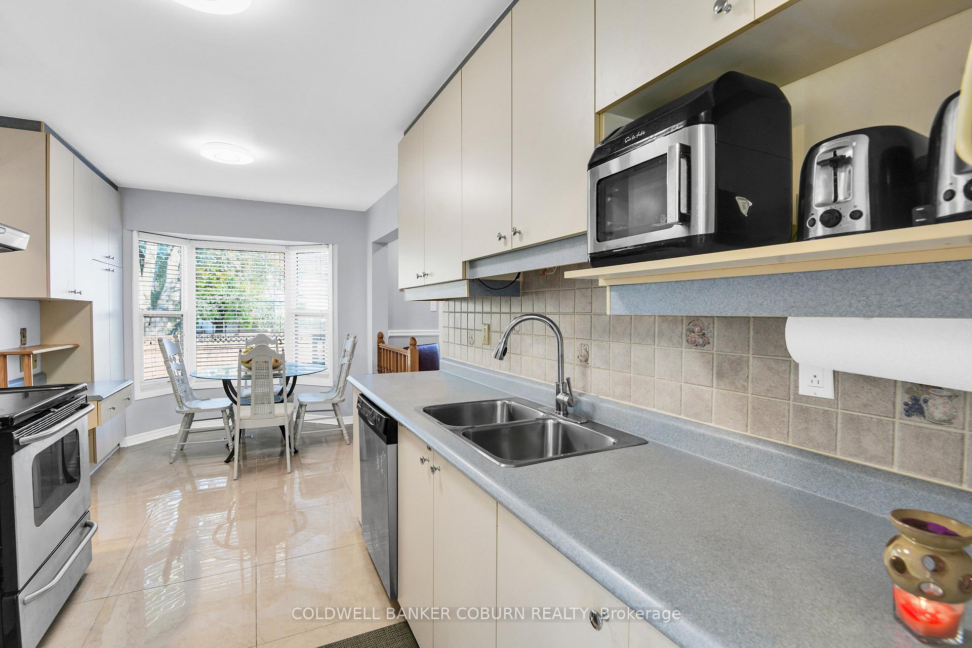 Photo 12 of 6045 Voyageur Drive, Ottawa, Convent Glen — HOMEH