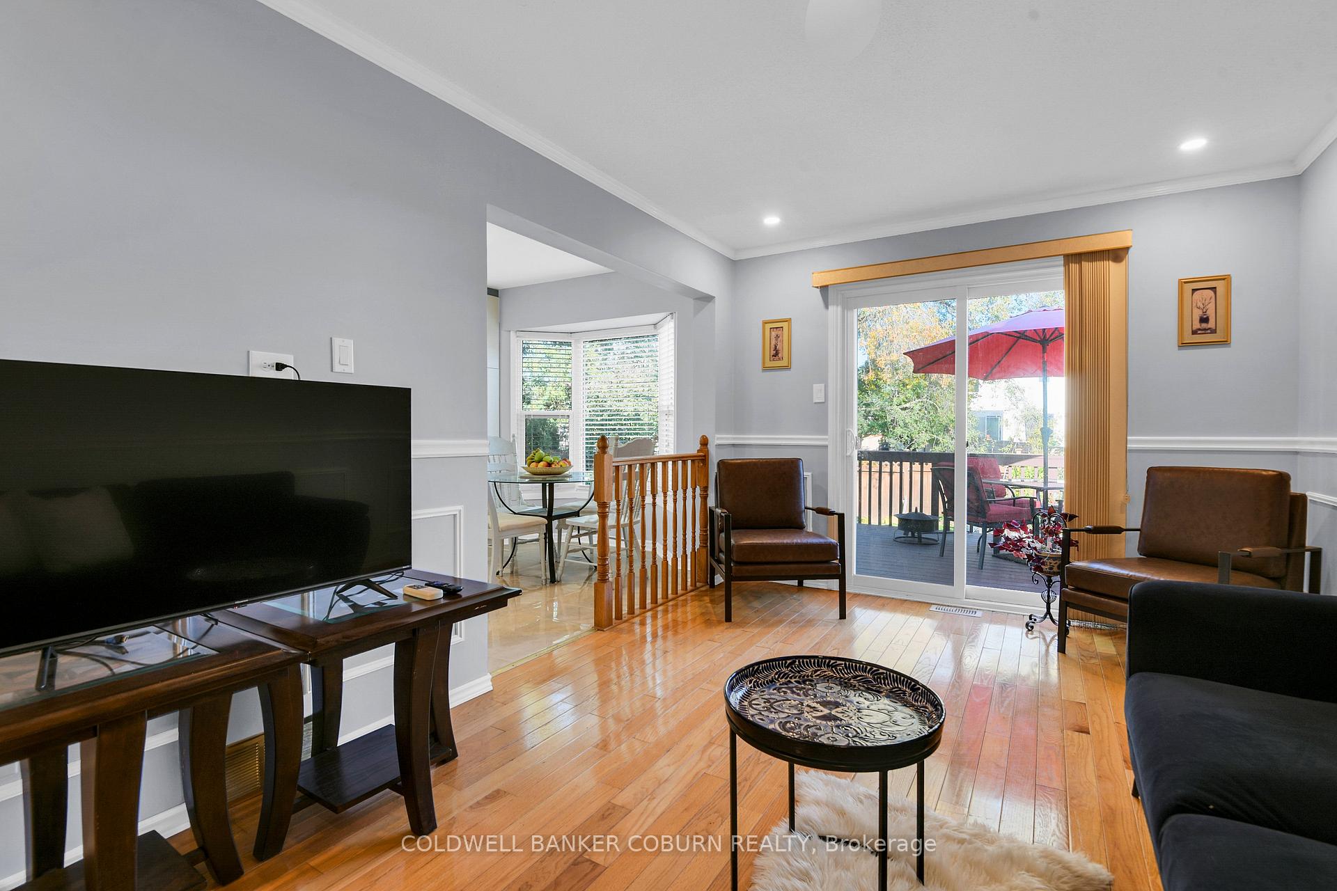 Photo 15 of 6045 Voyageur Drive, Ottawa, Convent Glen — HOMEH
