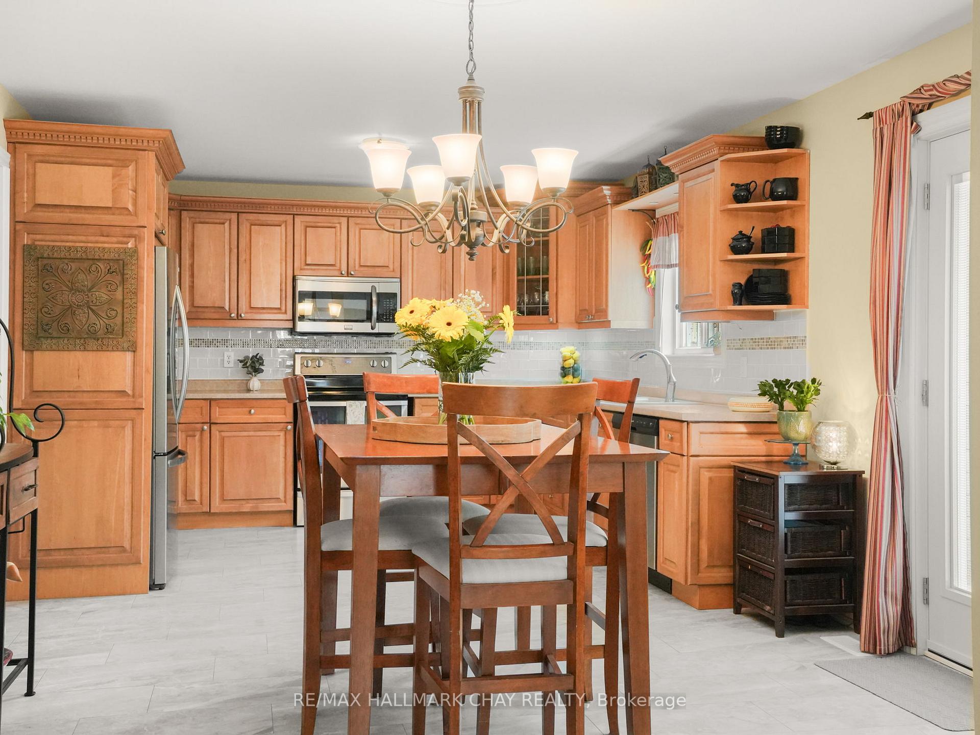 Photo 17 of 47 Gray Avenue, New Tecumseth, Alliston — HOMEH