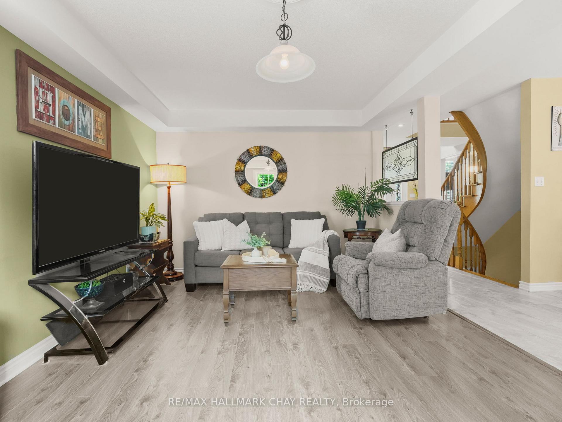 Photo 18 of 47 Gray Avenue, New Tecumseth, Alliston — HOMEH