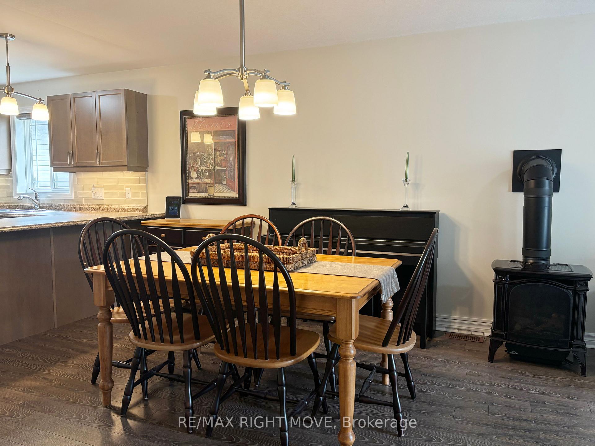 Photo 9 of 123 Lucy Lane, Orillia — HOMEH