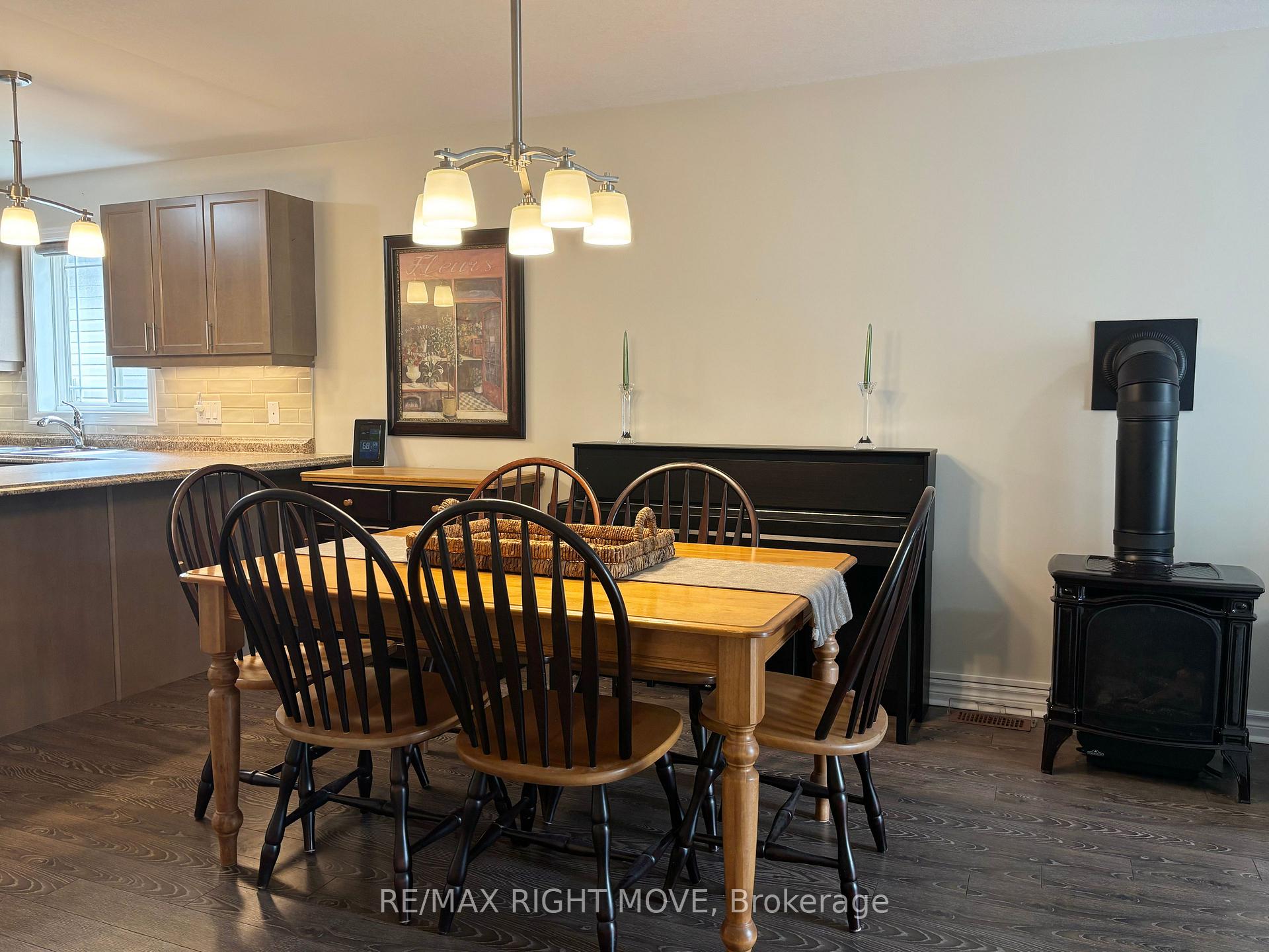 Photo 10 of 123 Lucy Lane, Orillia — HOMEH
