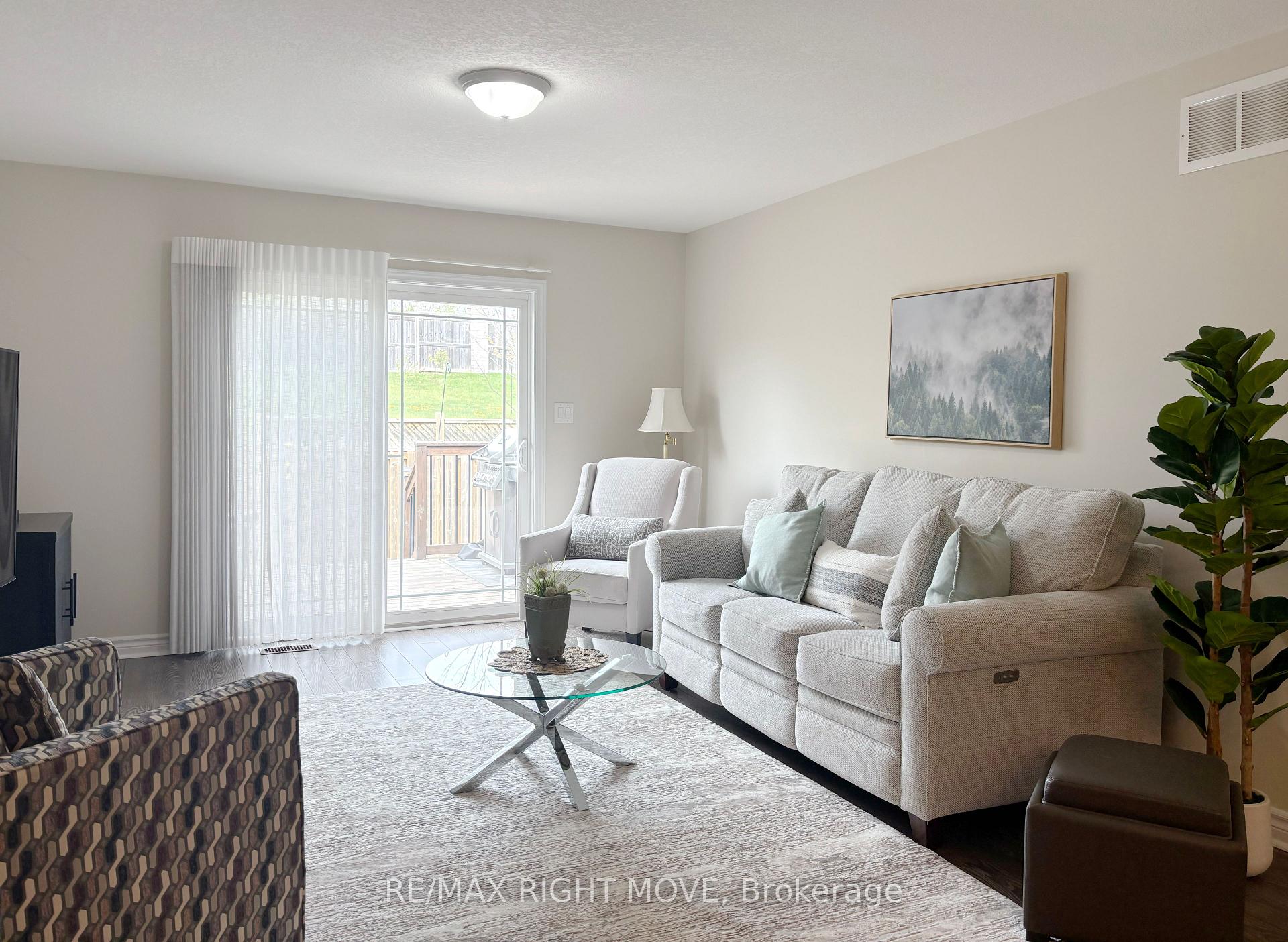 Photo 12 of 123 Lucy Lane, Orillia — HOMEH
