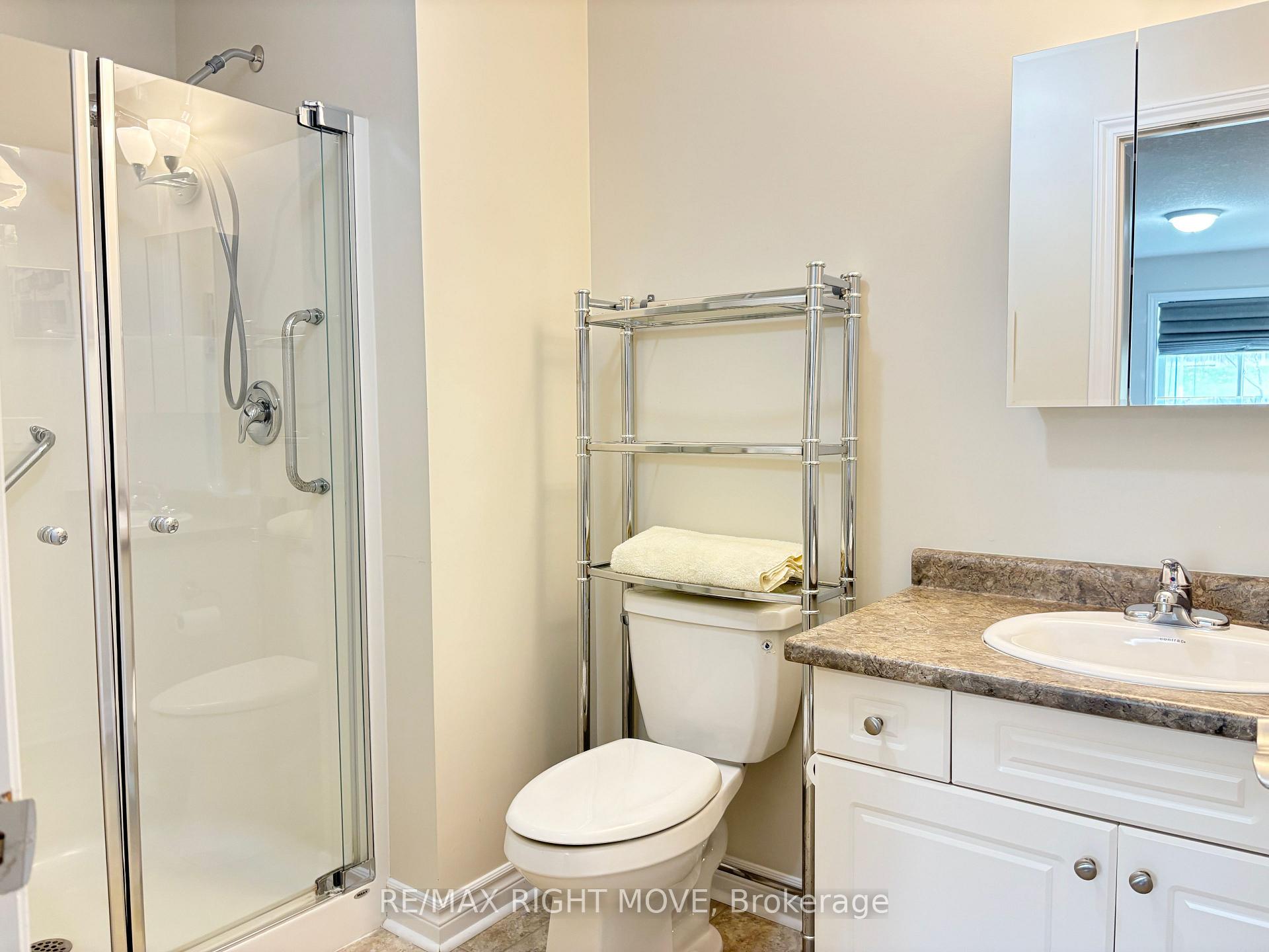 Photo 16 of 123 Lucy Lane, Orillia — HOMEH
