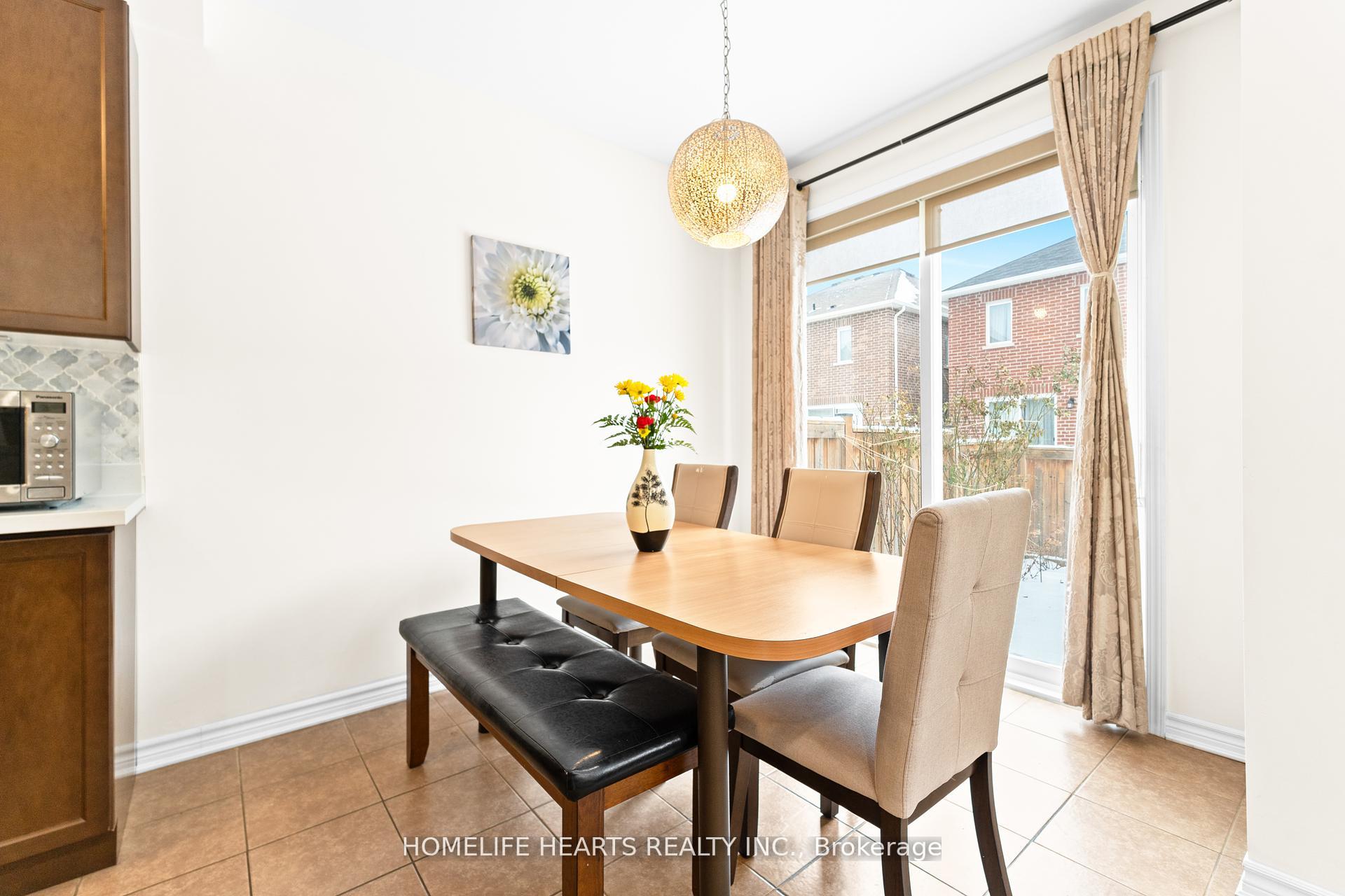 Photo 32 of 915 Penson Crescent, Milton, Coates — HOMEH