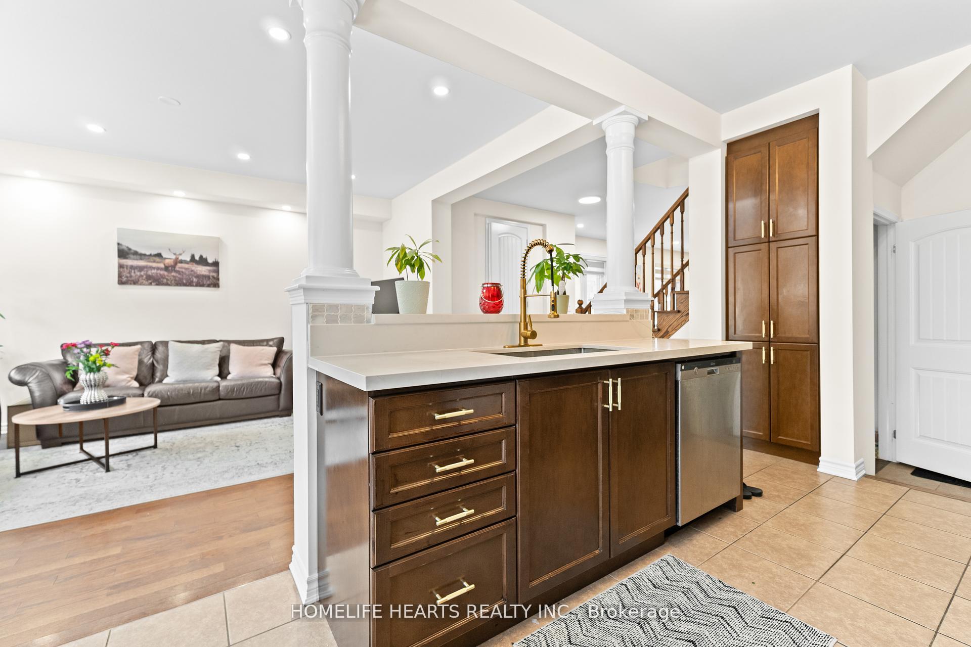 Photo 6 of 915 Penson Crescent, Milton, Coates — HOMEH