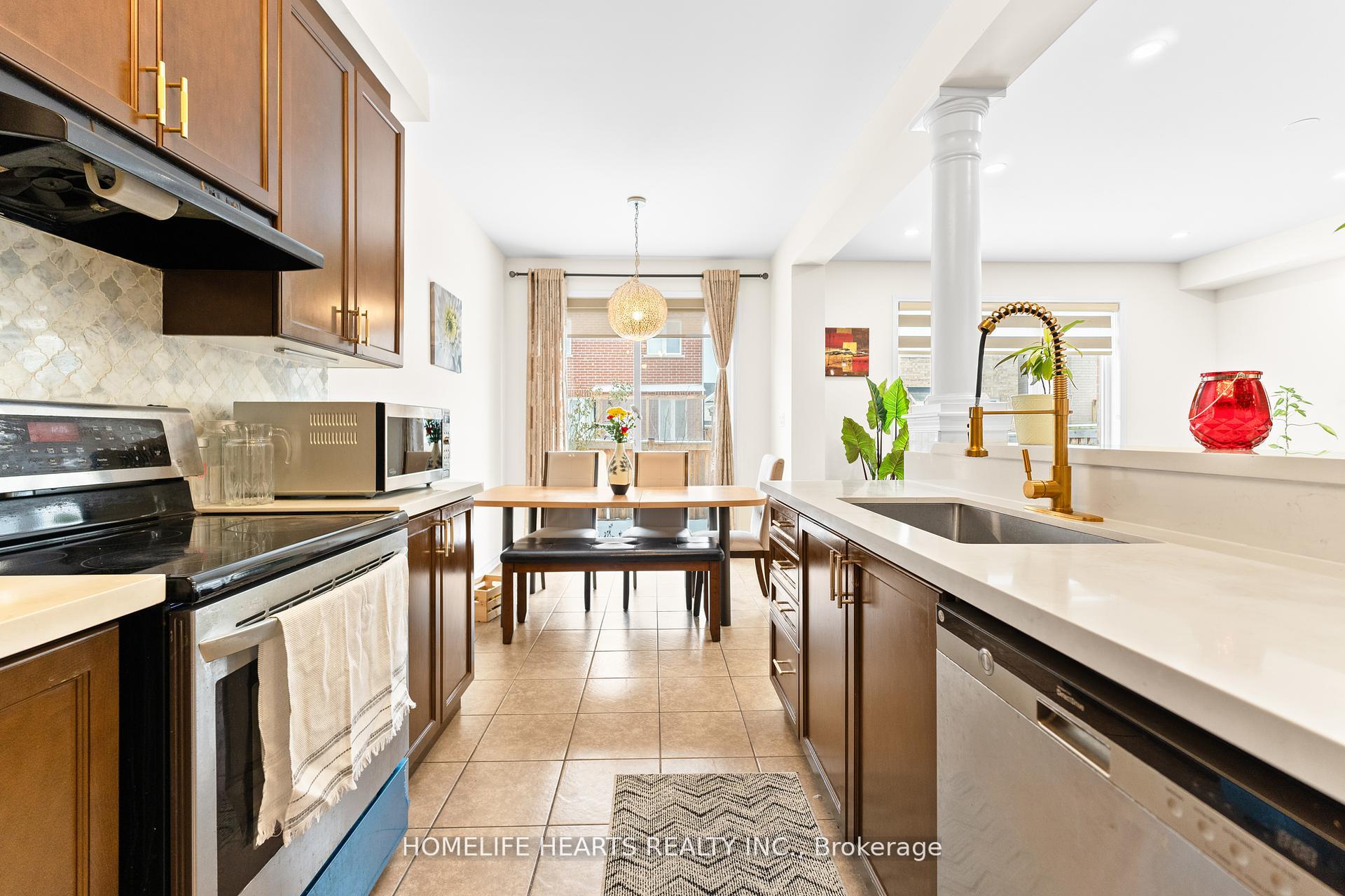 Photo 7 of 915 Penson Crescent, Milton, Coates — HOMEH
