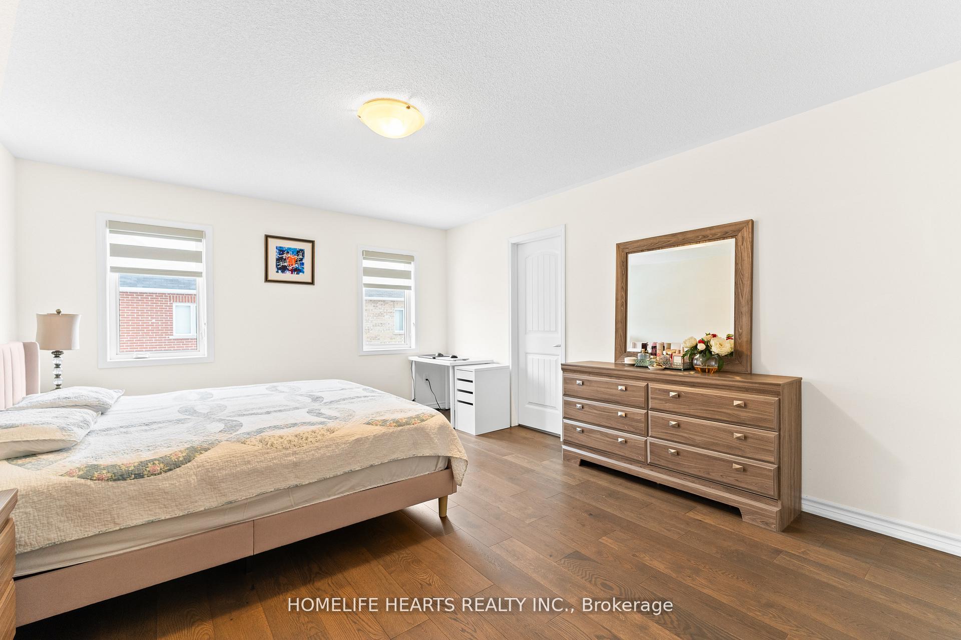 Photo 20 of 915 Penson Crescent, Milton, Coates — HOMEH