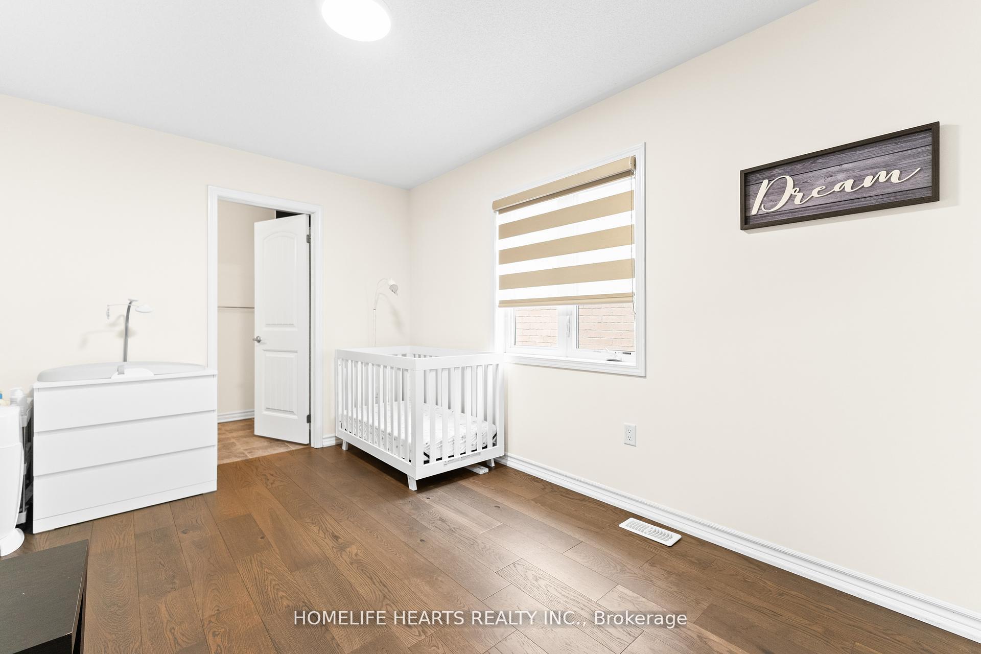 Photo 18 of 915 Penson Crescent, Milton, Coates — HOMEH