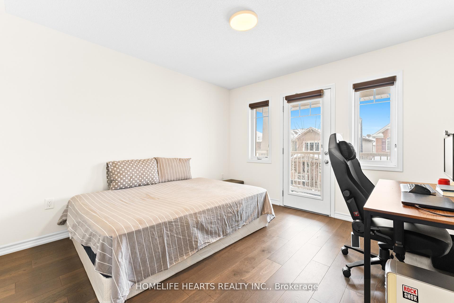Photo 24 of 915 Penson Crescent, Milton, Coates — HOMEH