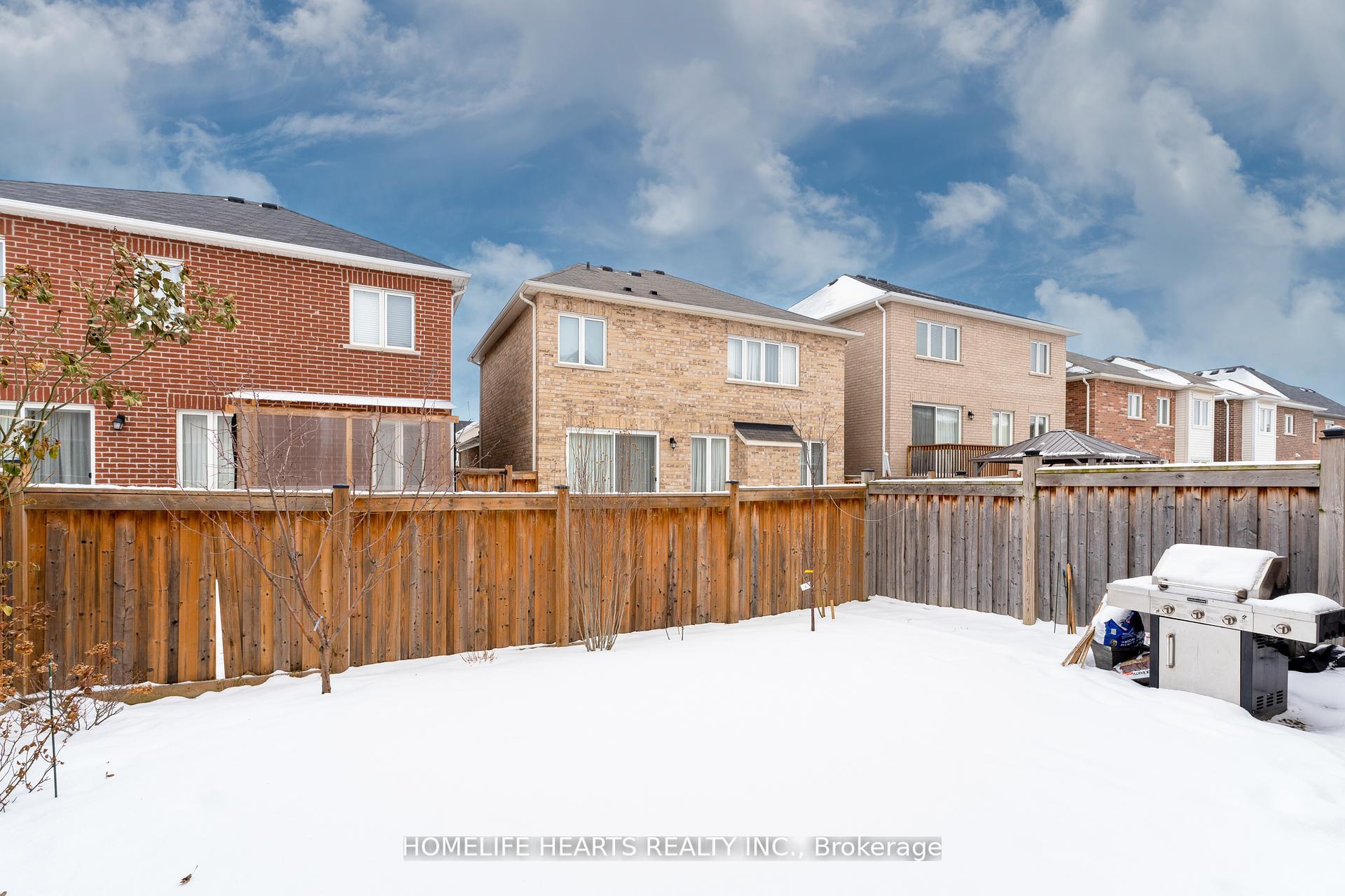 Photo 23 of 915 Penson Crescent, Milton, Coates — HOMEH