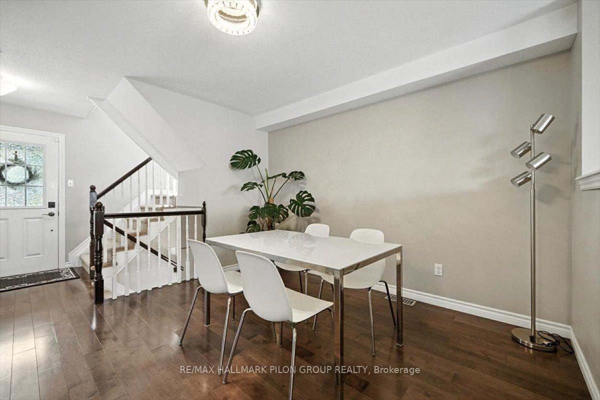 Photo 3 of 129 Sunshine Crescent, Ottawa, Notting Hill/Summerside — HOMEH