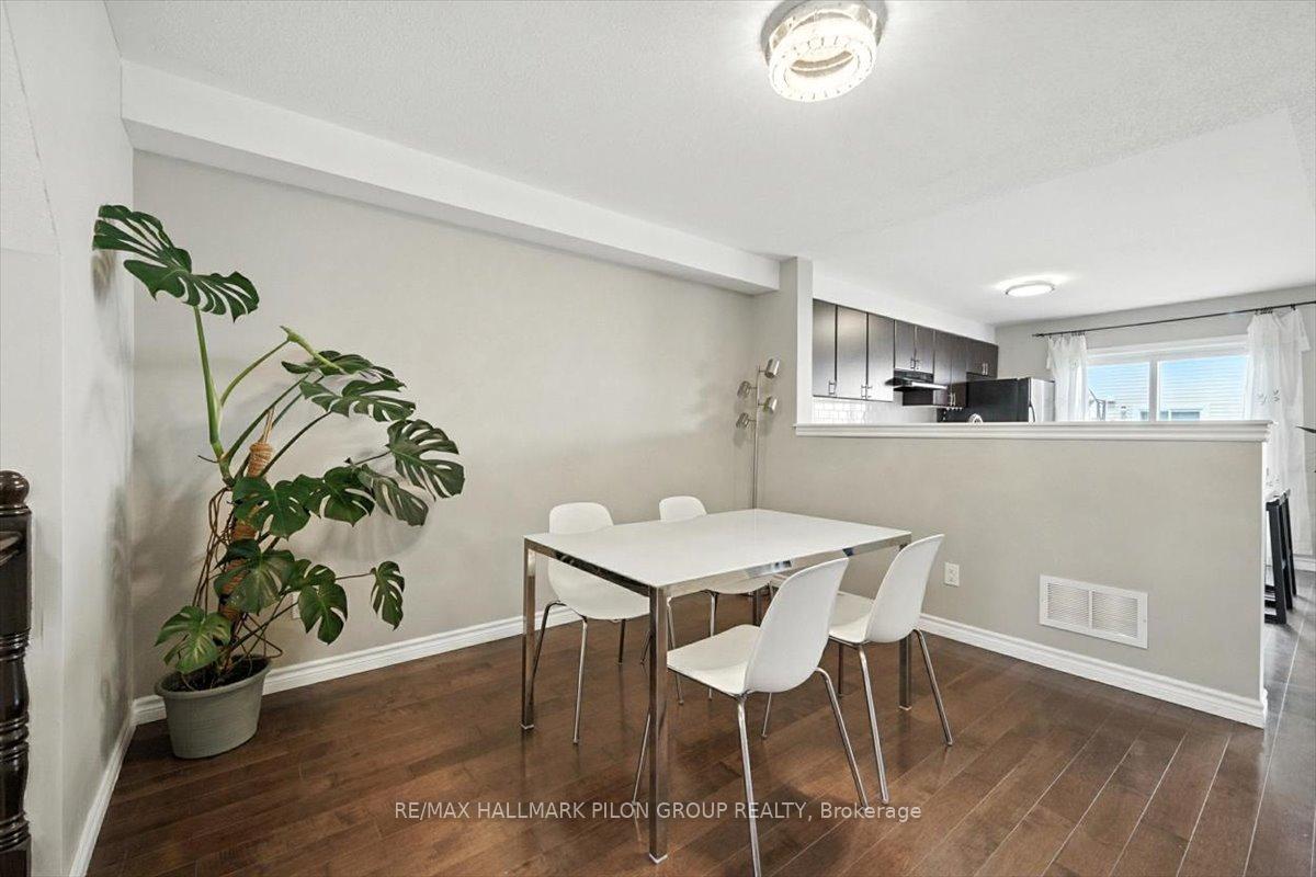 Photo 4 of 129 Sunshine Crescent, Ottawa, Notting Hill/Summerside — HOMEH