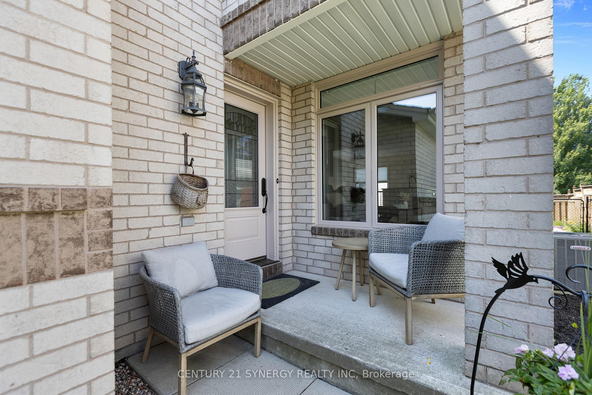 Photo 3 of 1525 Senateurs Way, Ottawa, Fallingbrook/Pineridge — HOMEH