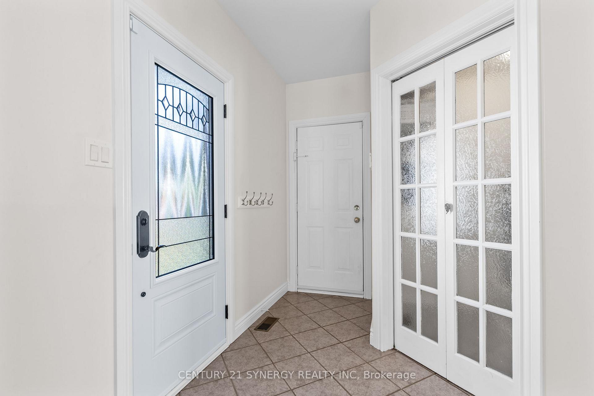 Photo 4 of 1525 Senateurs Way, Ottawa, Fallingbrook/Pineridge — HOMEH