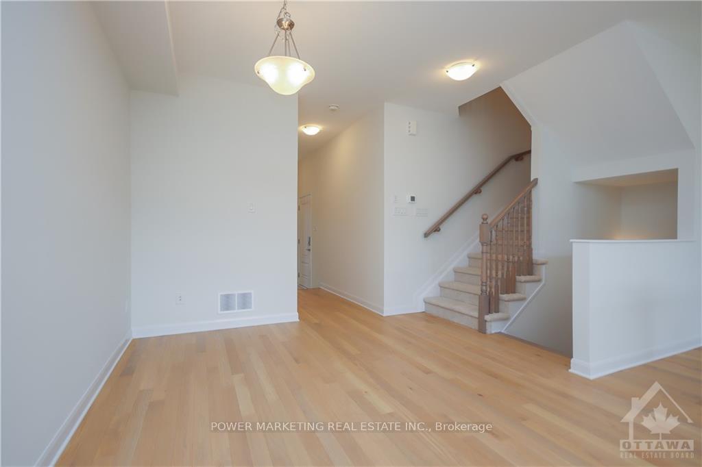 Photo 8 of 734 Sebastian Street, Ottawa, Avalon East — HOMEH