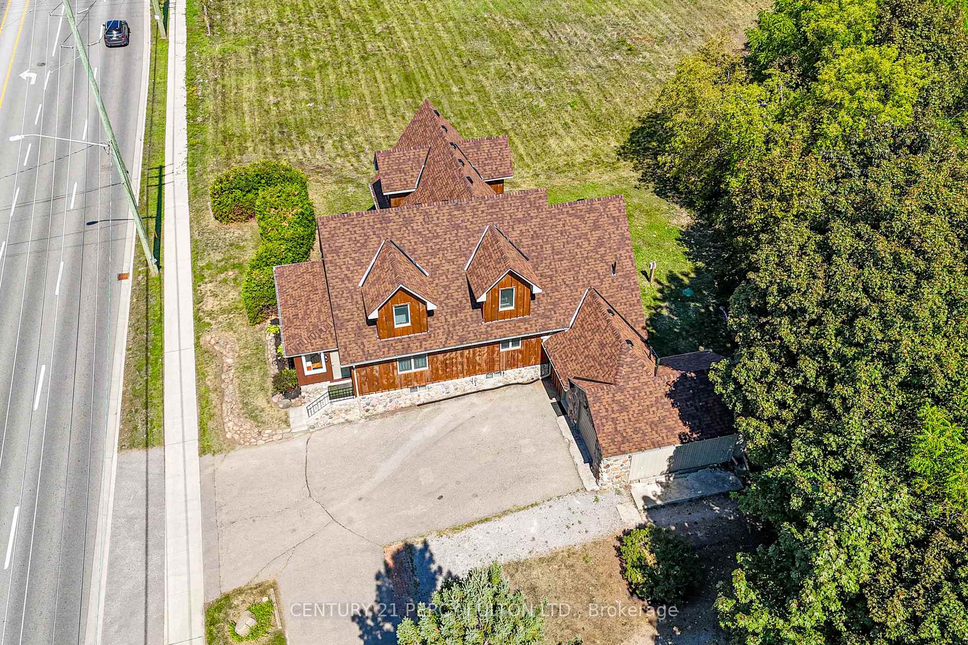 Photo 2 of 925 Harmony Road N, Oshawa, Pinecrest — HOMEH