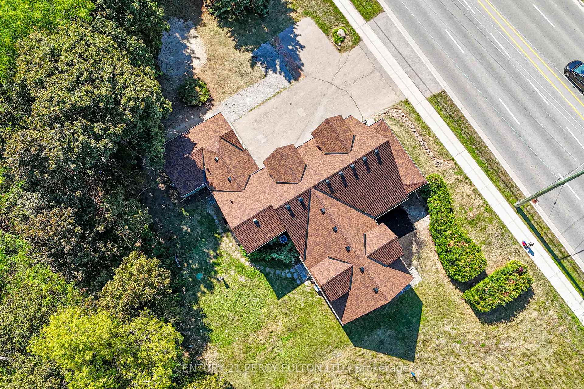 Photo 3 of 925 Harmony Road N, Oshawa, Pinecrest — HOMEH