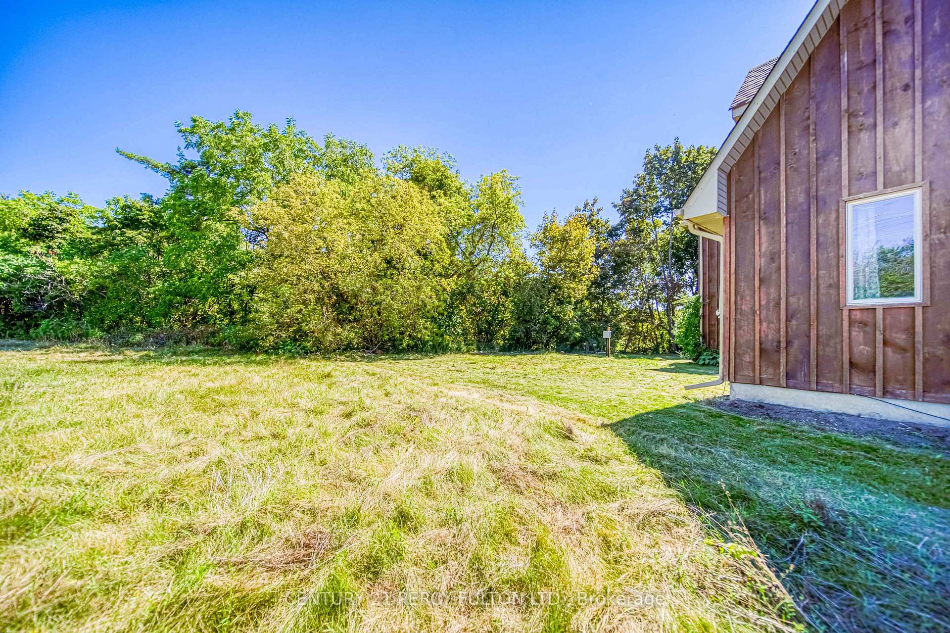 Photo 5 of 925 Harmony Road N, Oshawa, Pinecrest — HOMEH