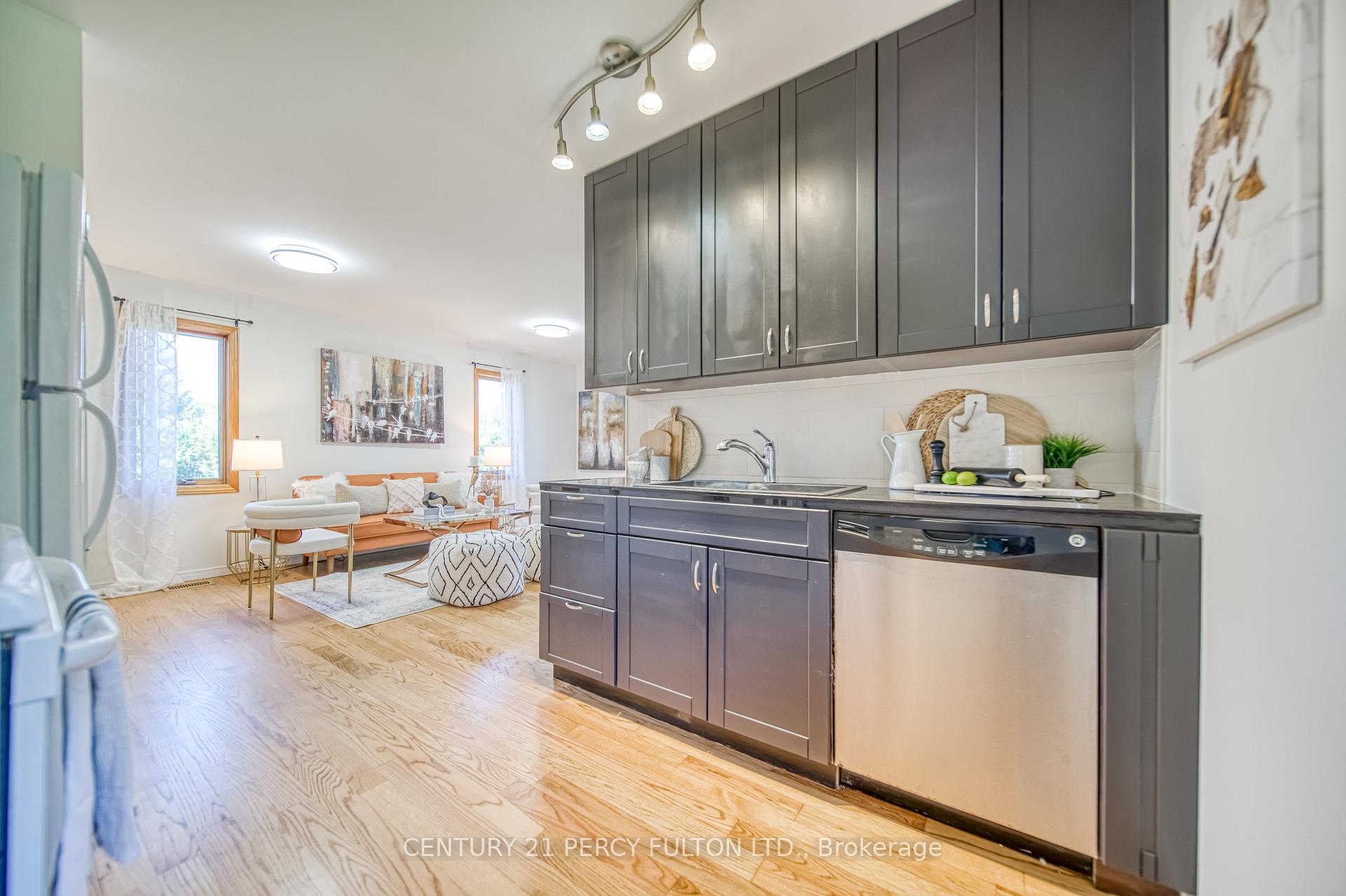 Photo 15 of 925 Harmony Road N, Oshawa, Pinecrest — HOMEH