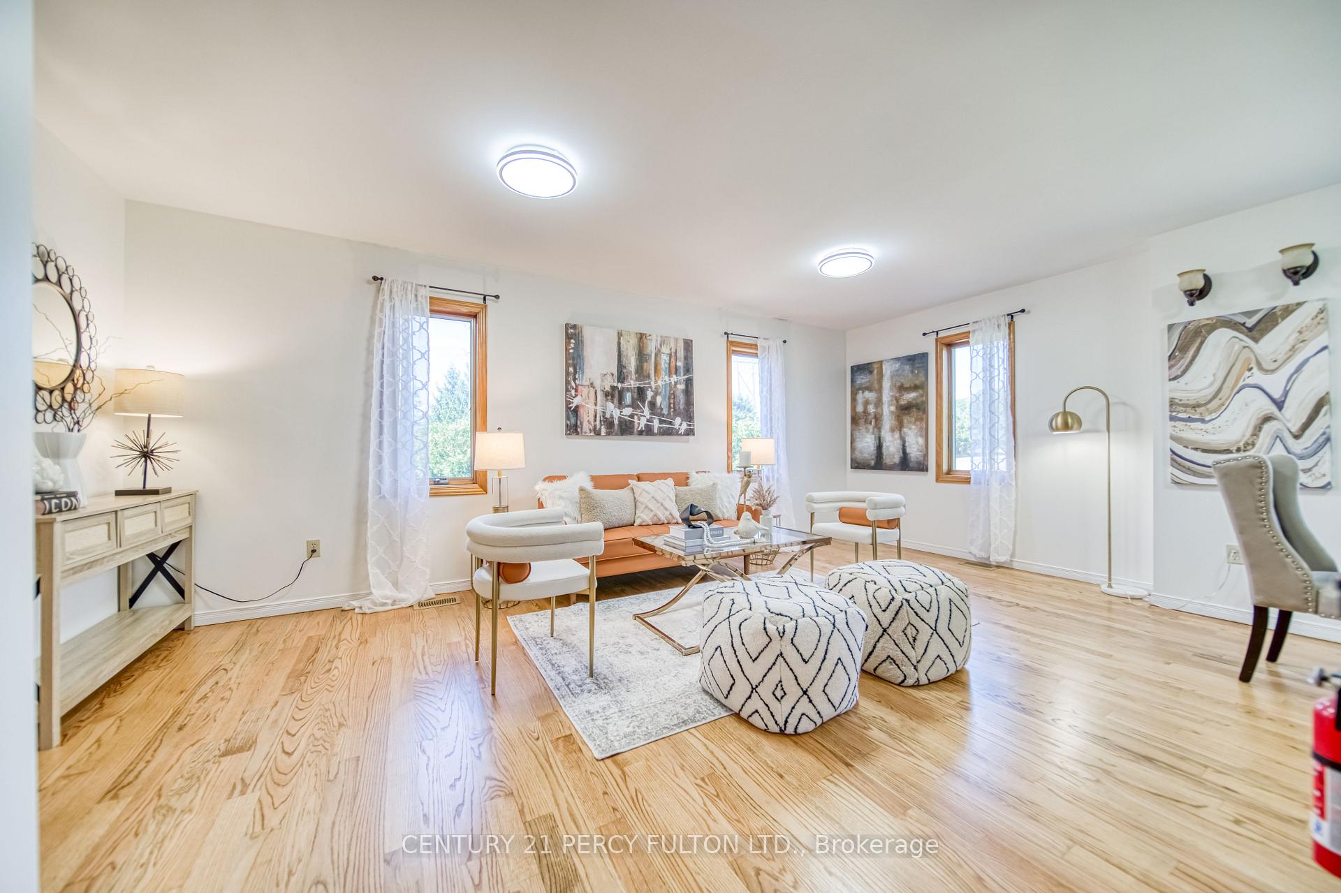 Photo 16 of 925 Harmony Road N, Oshawa, Pinecrest — HOMEH