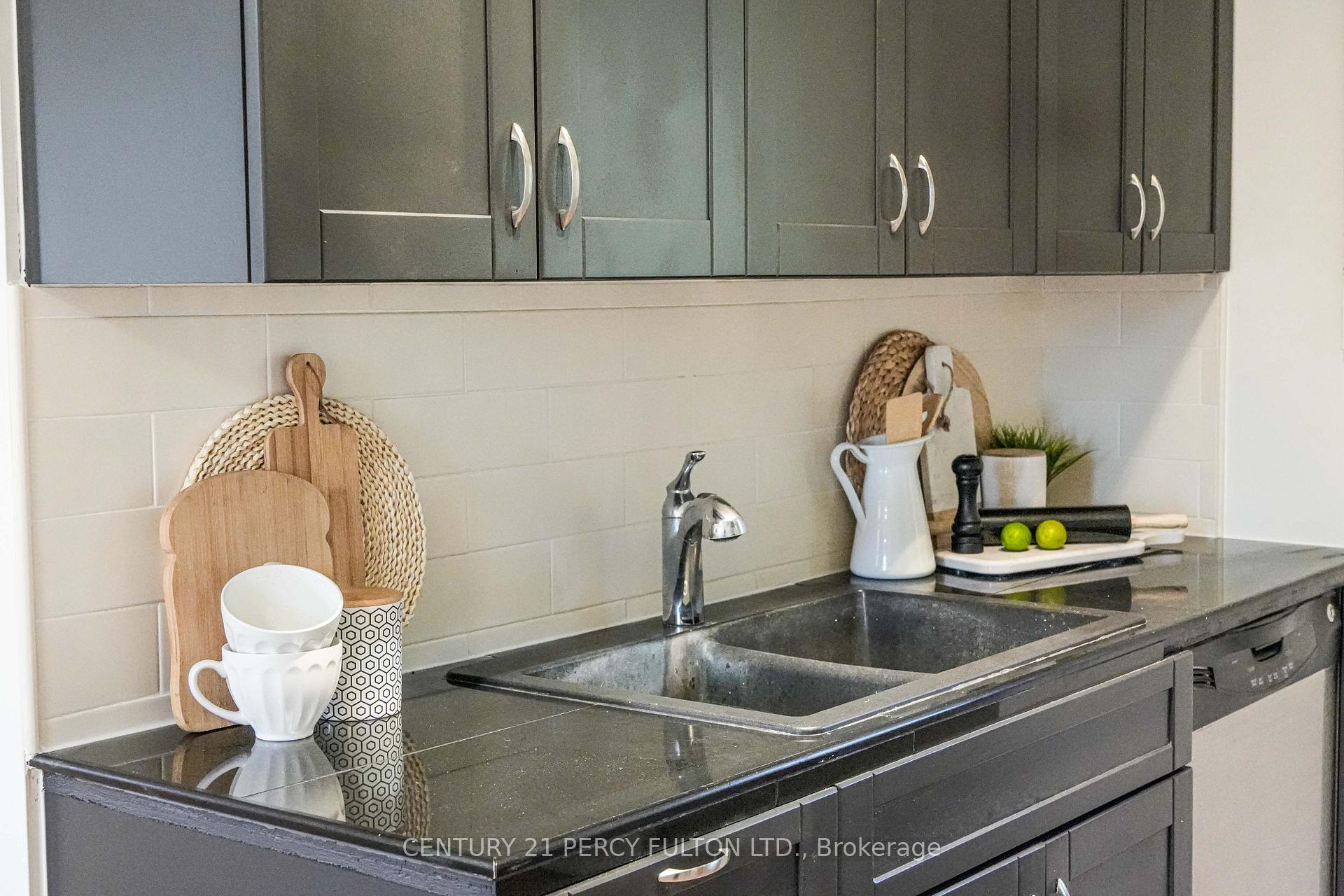 Photo 22 of 925 Harmony Road N, Oshawa, Pinecrest — HOMEH