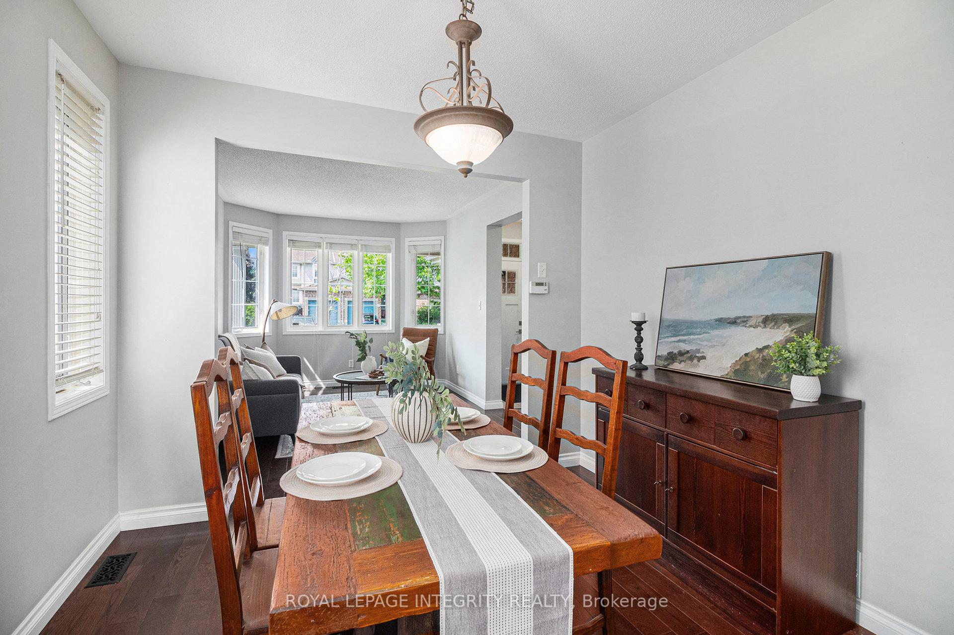 Photo 5 of 859 Como Crescent, Ottawa, Fallingbrook/Pineridge — HOMEH