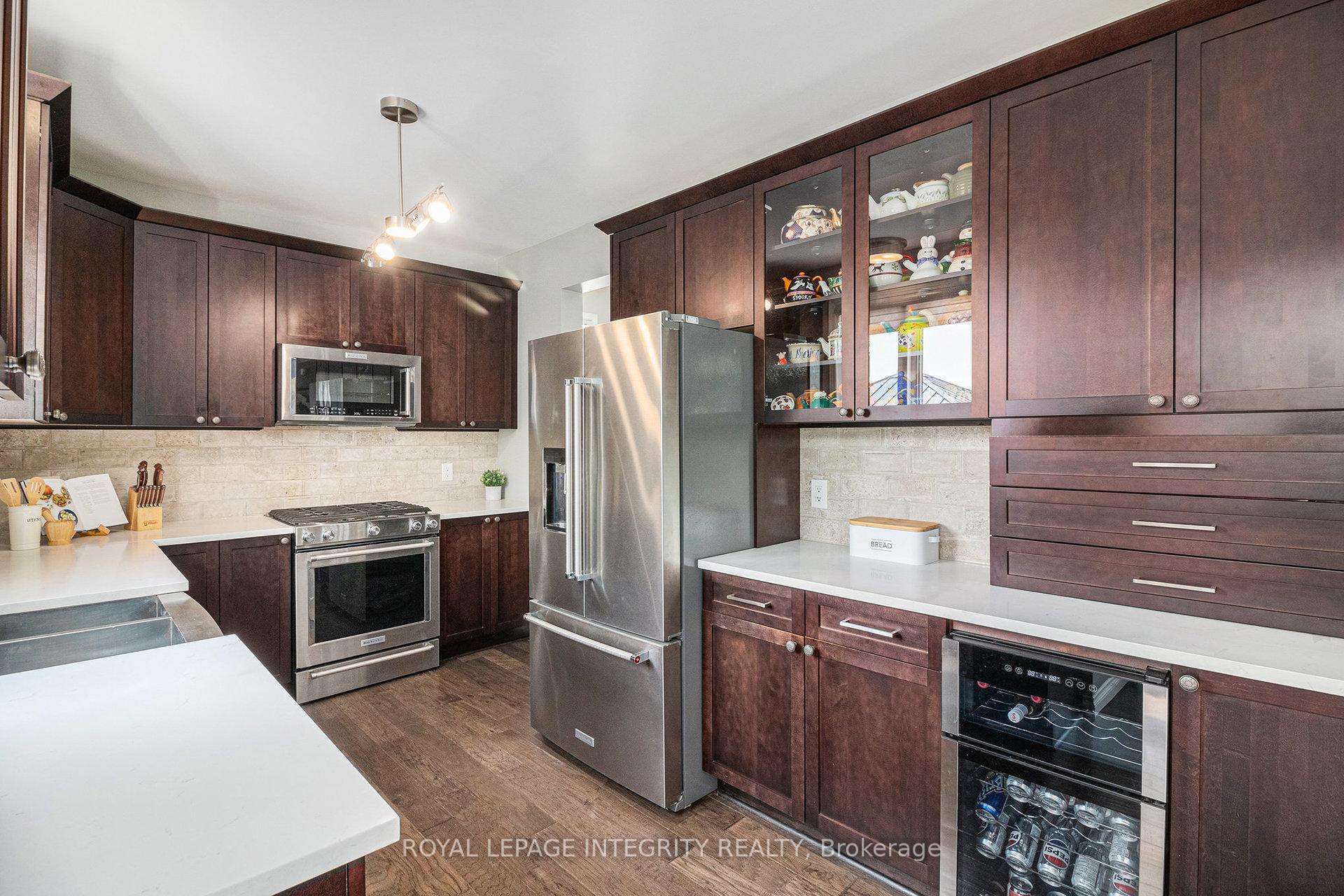 Photo 8 of 859 Como Crescent, Ottawa, Fallingbrook/Pineridge — HOMEH