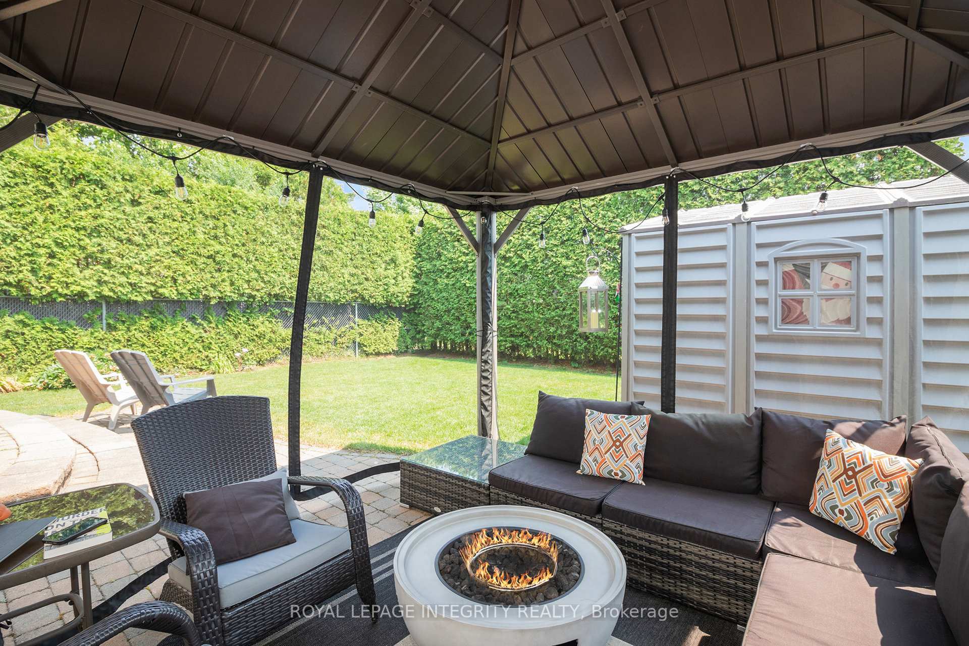 Photo 23 of 859 Como Crescent, Ottawa, Fallingbrook/Pineridge — HOMEH