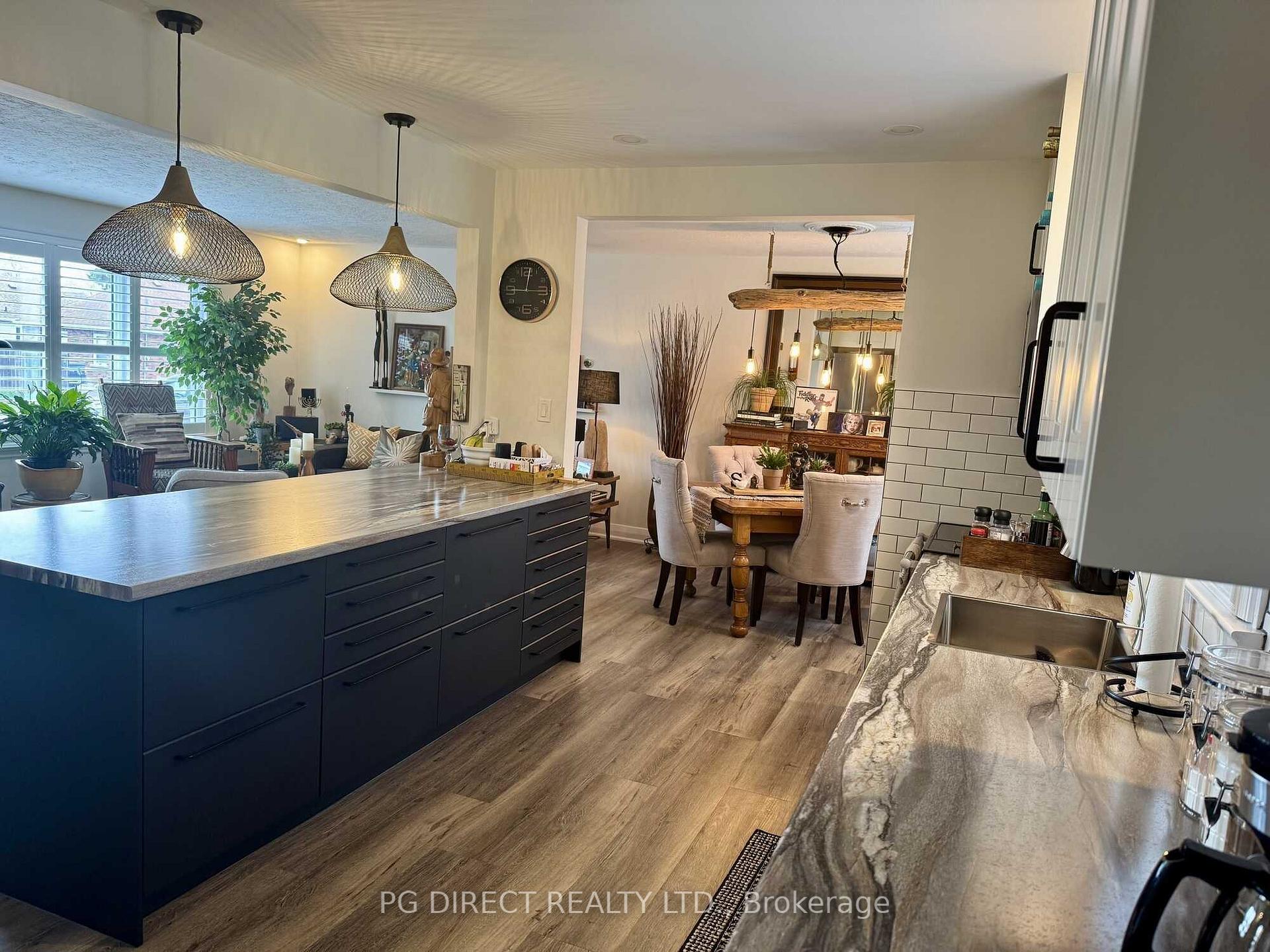 Photo 4 of 421 Ridgeway Avenue, Oshawa, McLaughlin — HOMEH
