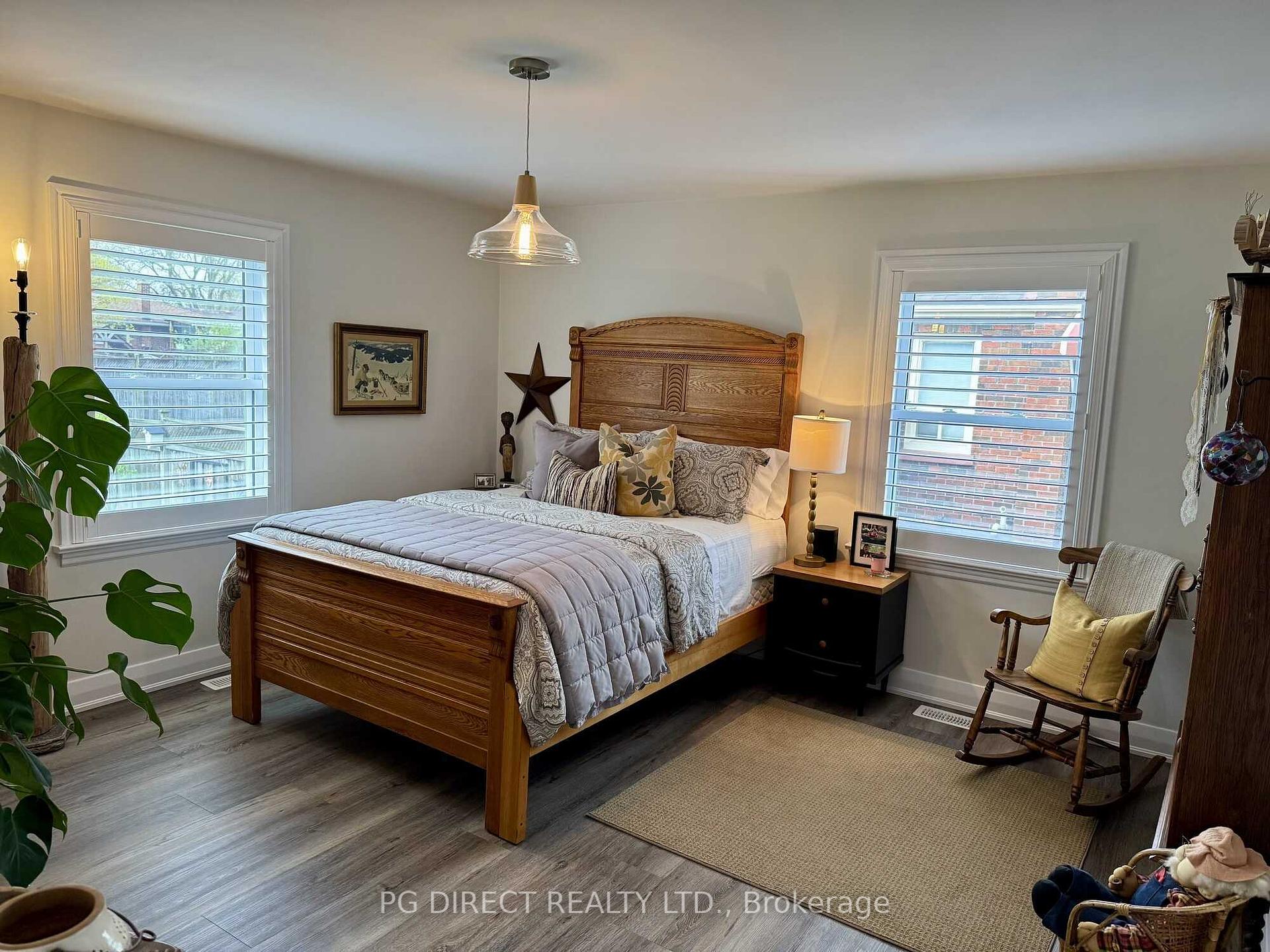 Photo 7 of 421 Ridgeway Avenue, Oshawa, McLaughlin — HOMEH