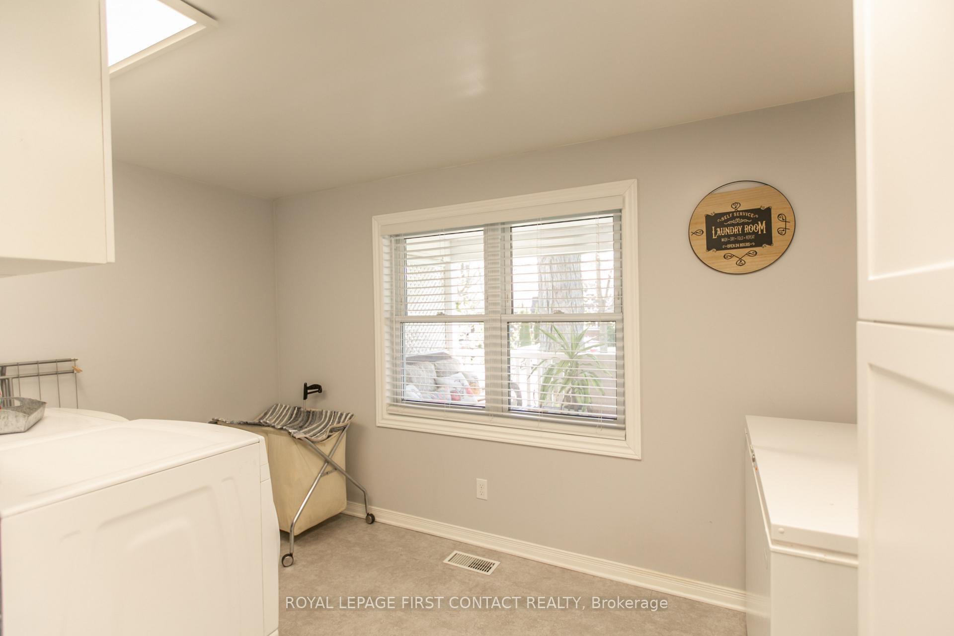 Photo 20 of 50 Calverley Street, Orillia — HOMEH