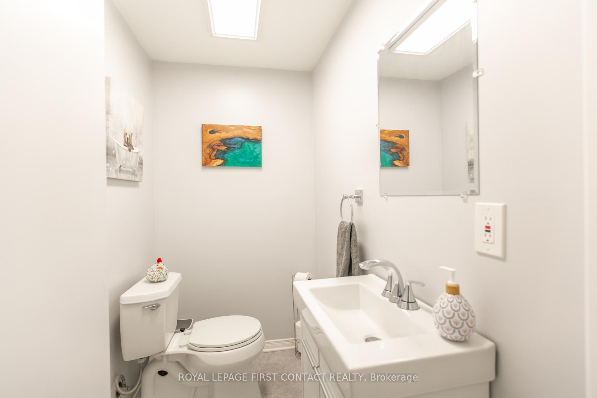 Photo 21 of 50 Calverley Street, Orillia — HOMEH