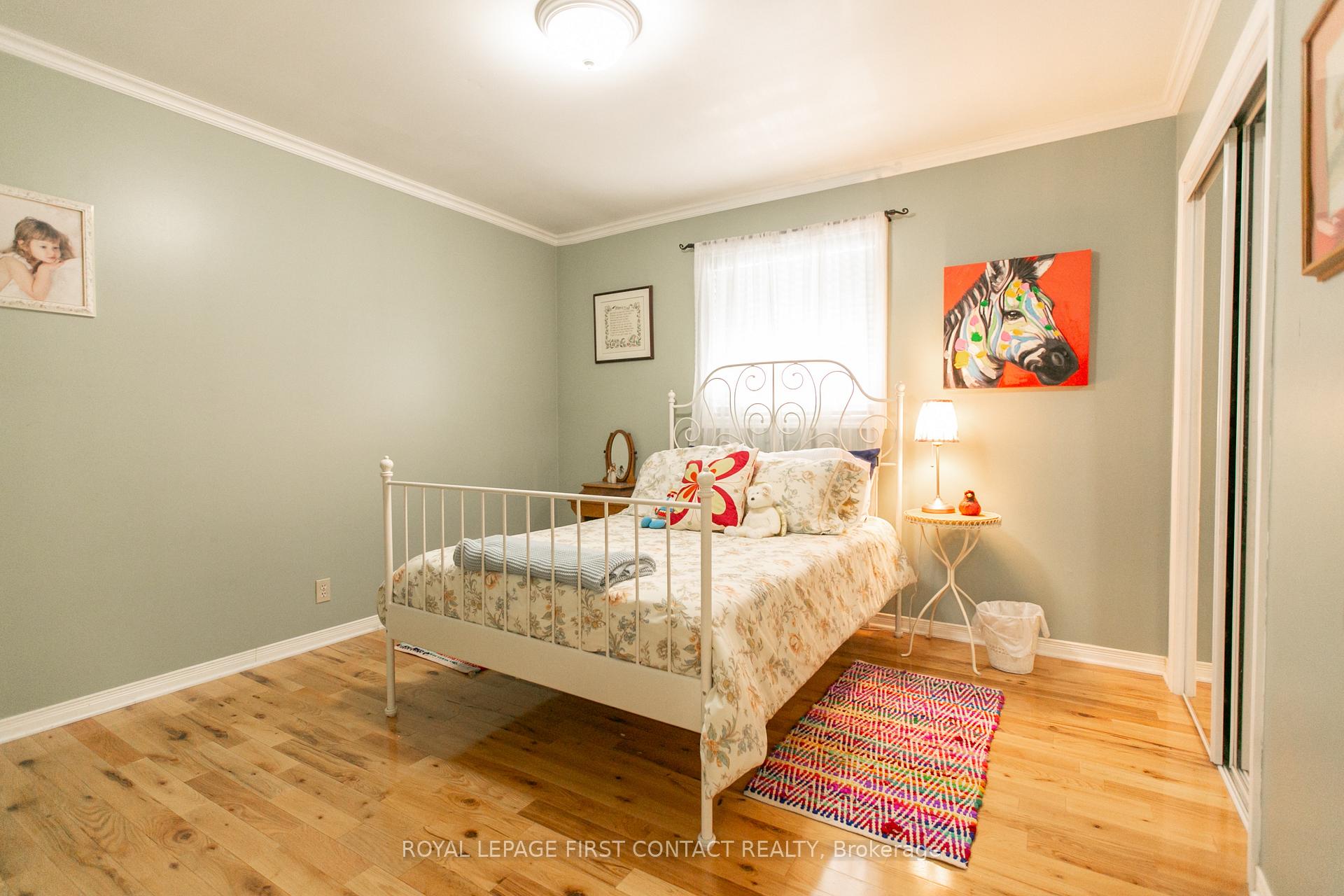 Photo 24 of 50 Calverley Street, Orillia — HOMEH