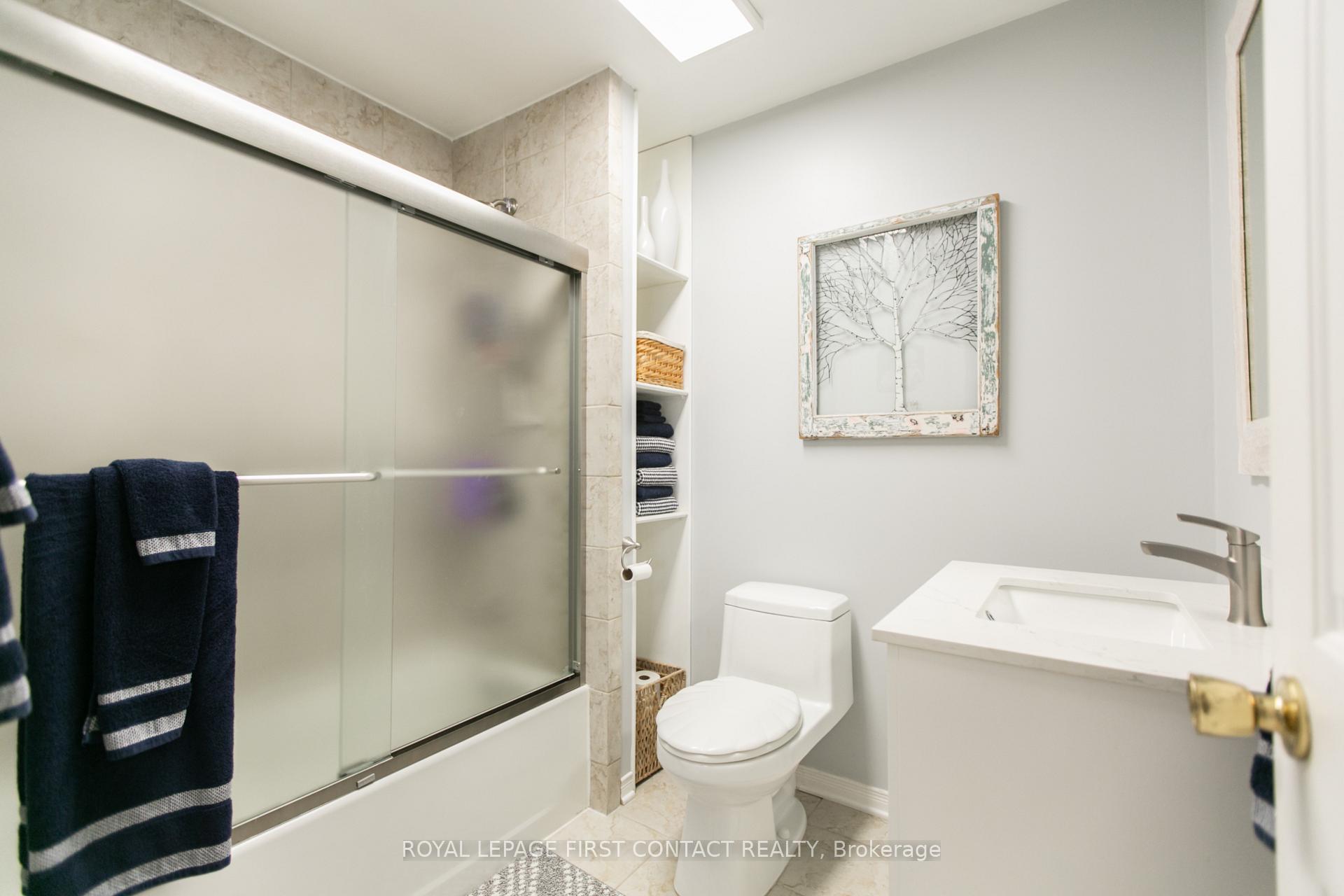 Photo 31 of 50 Calverley Street, Orillia — HOMEH
