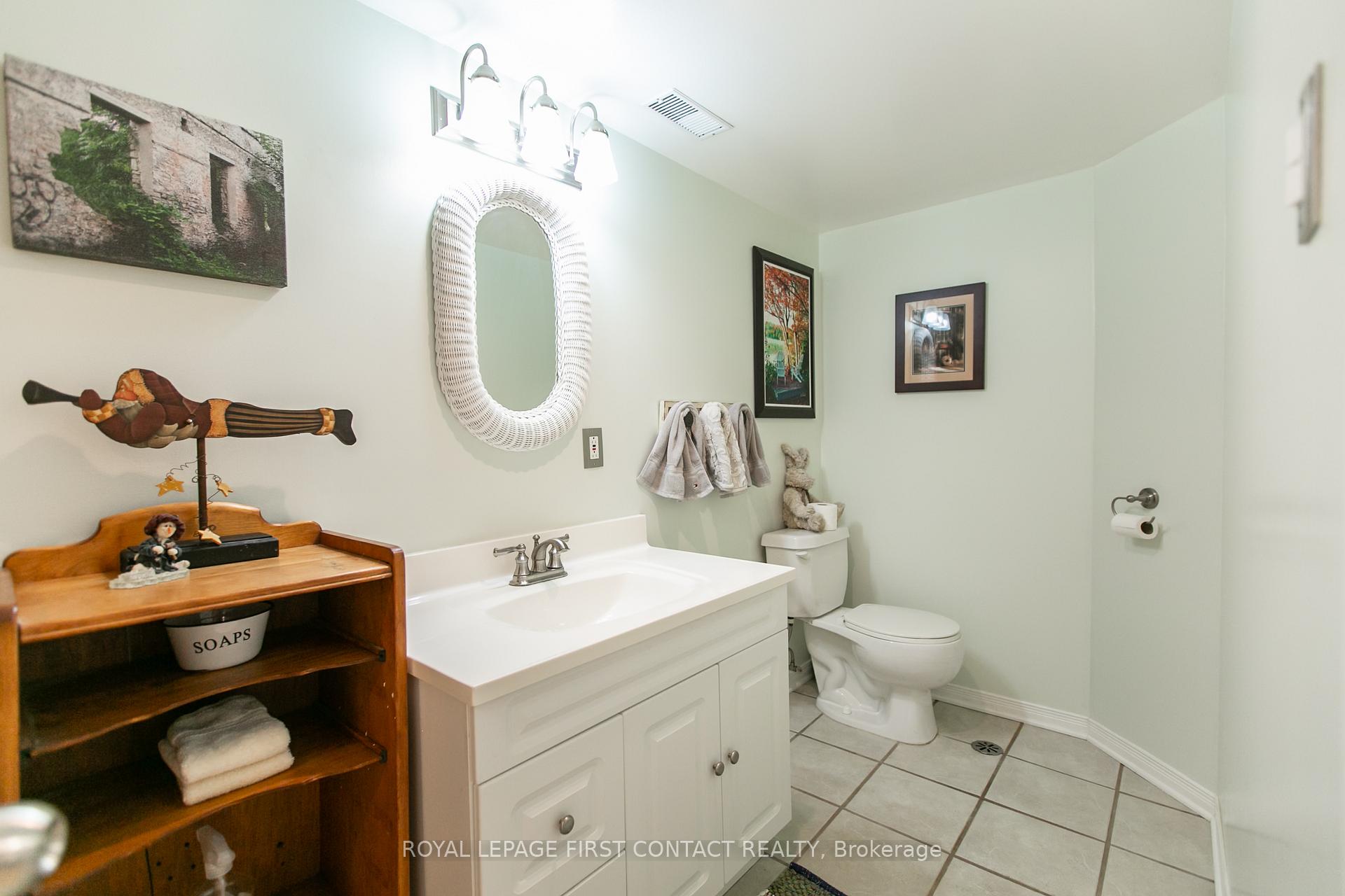 Photo 35 of 50 Calverley Street, Orillia — HOMEH