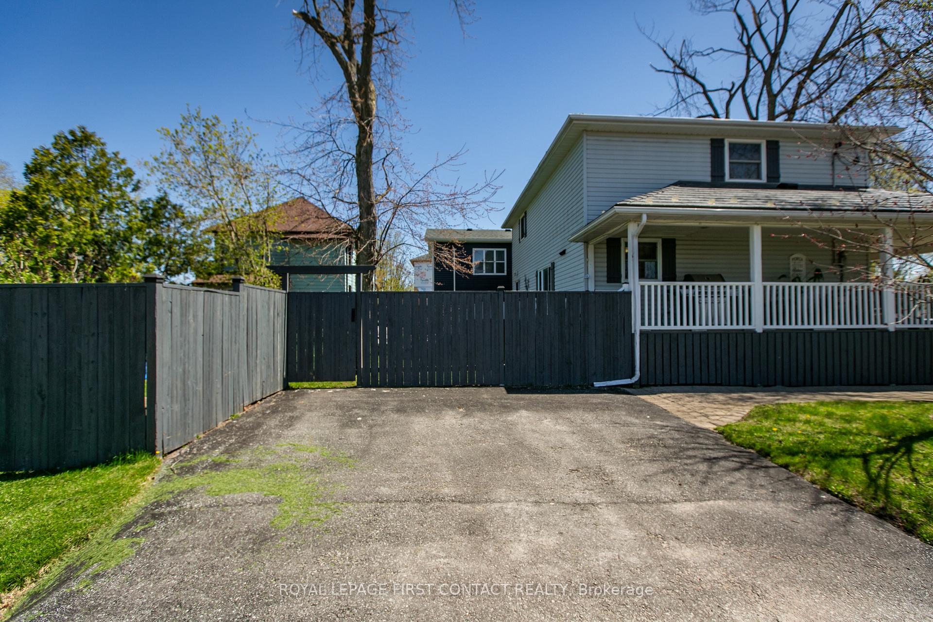 Photo 41 of 50 Calverley Street, Orillia — HOMEH