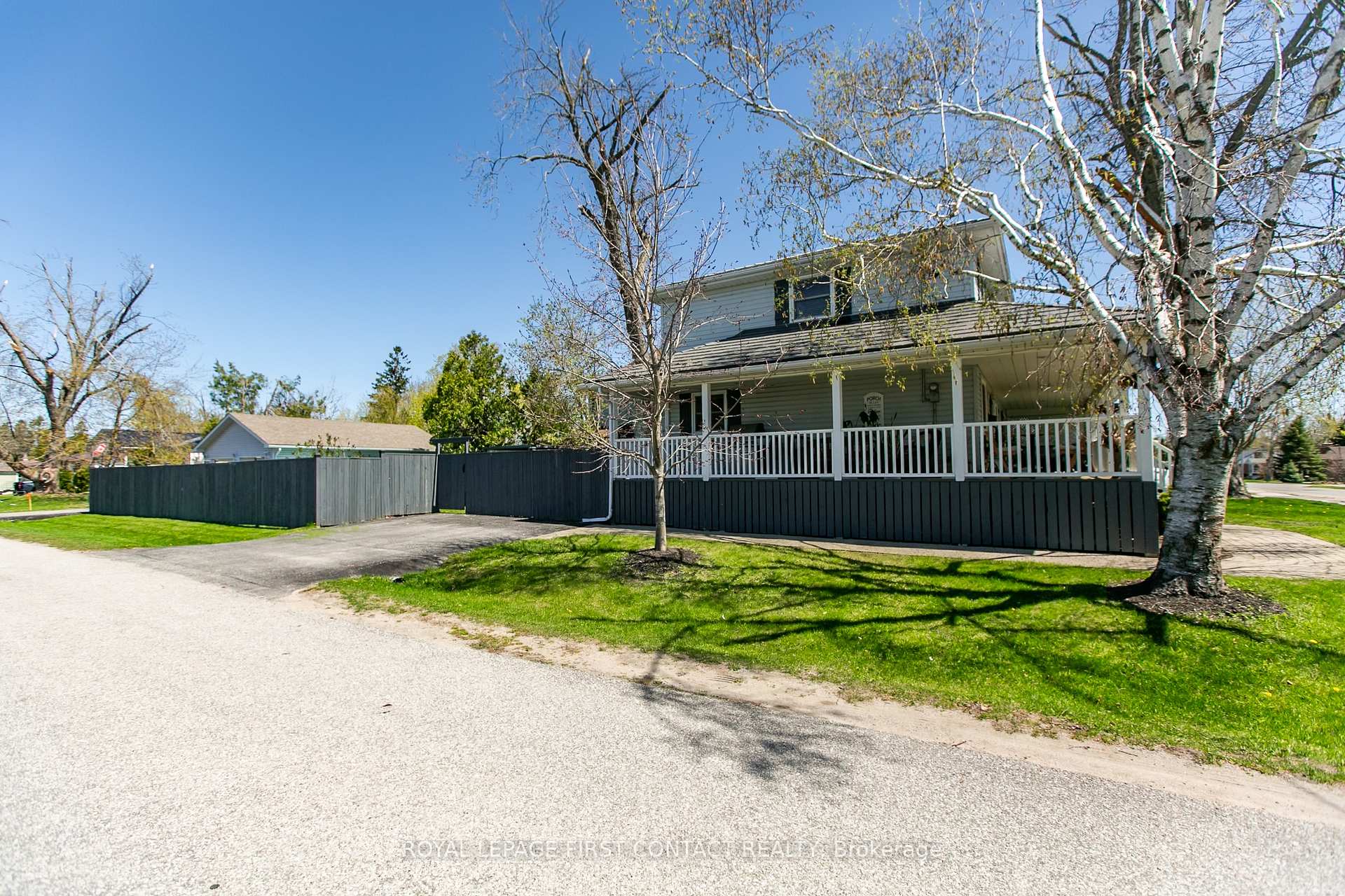 Photo 42 of 50 Calverley Street, Orillia — HOMEH