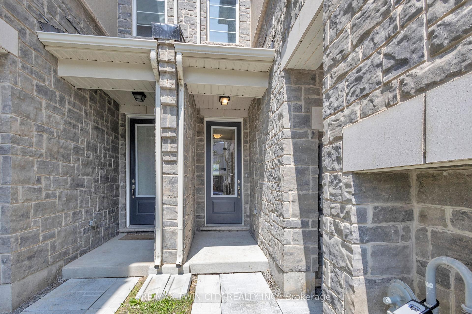 Photo 6 of 1567 Denison Place, Milton, Bowes — HOMEH