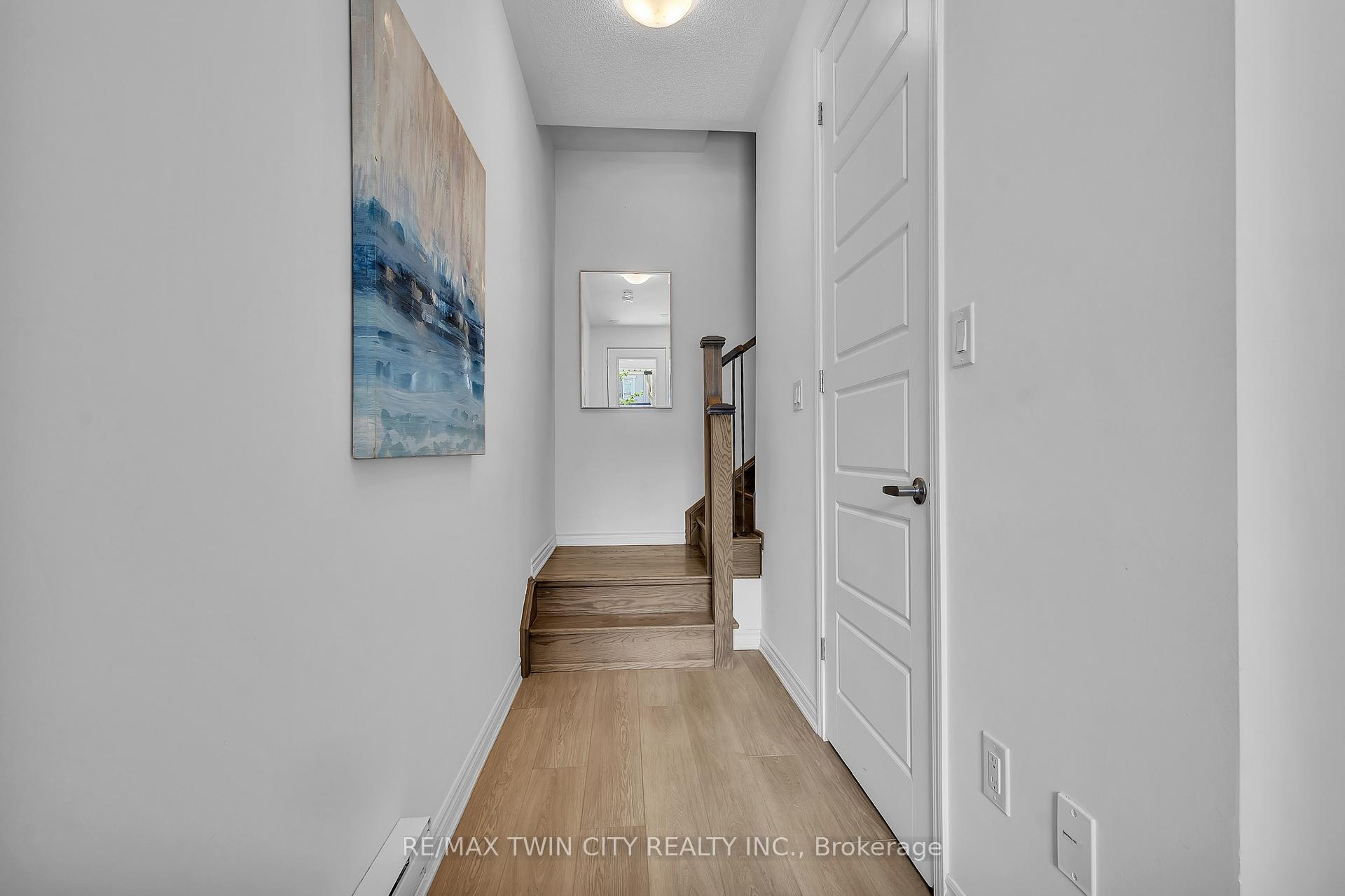 Photo 4 of 1567 Denison Place, Milton, Bowes — HOMEH
