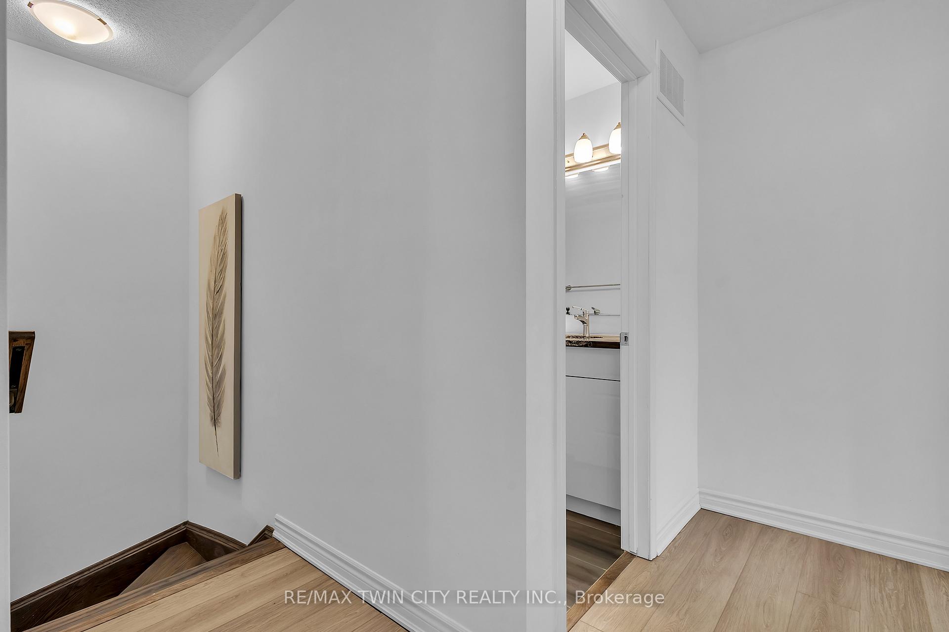 Photo 5 of 1567 Denison Place, Milton, Bowes — HOMEH