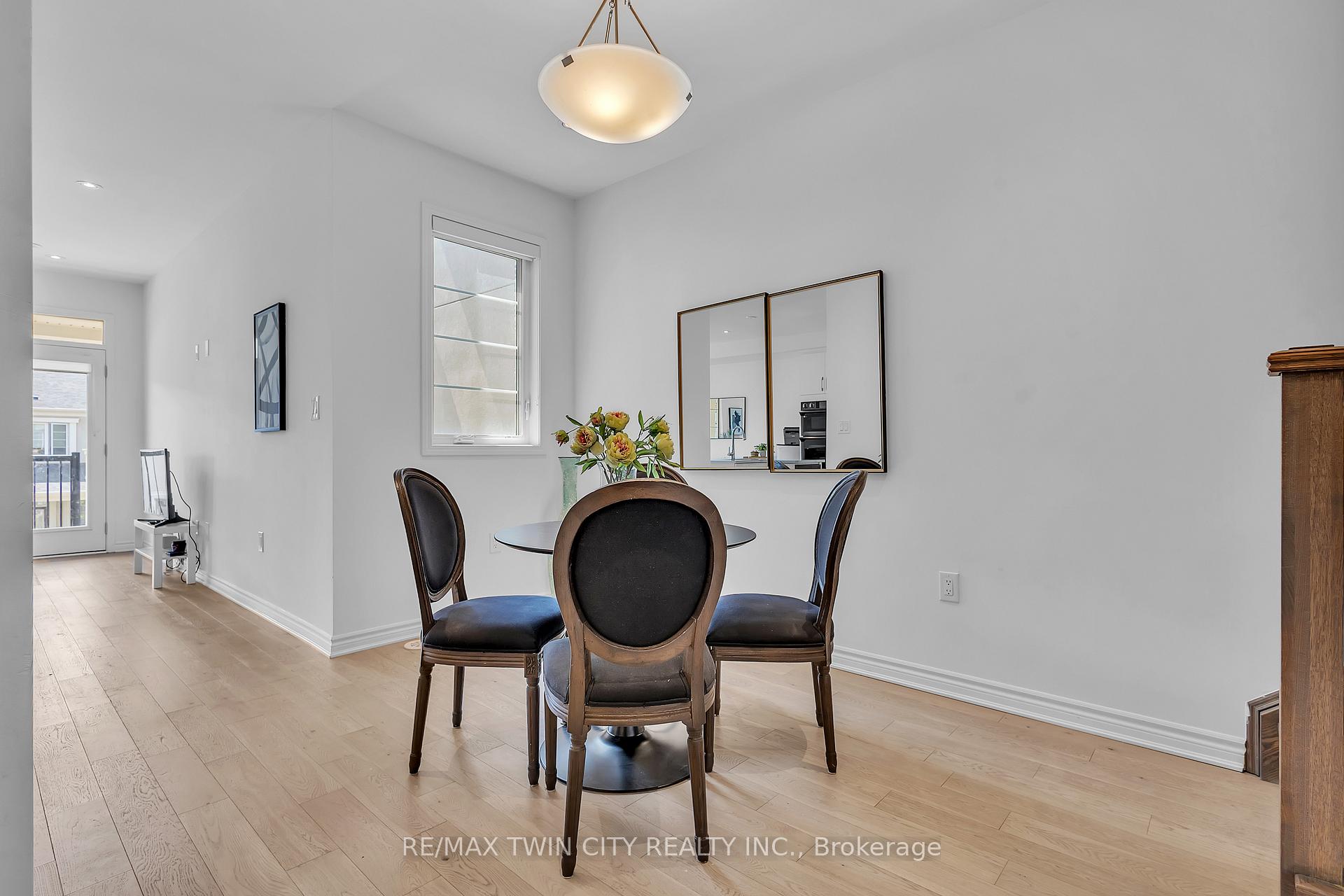 Photo 16 of 1567 Denison Place, Milton, Bowes — HOMEH