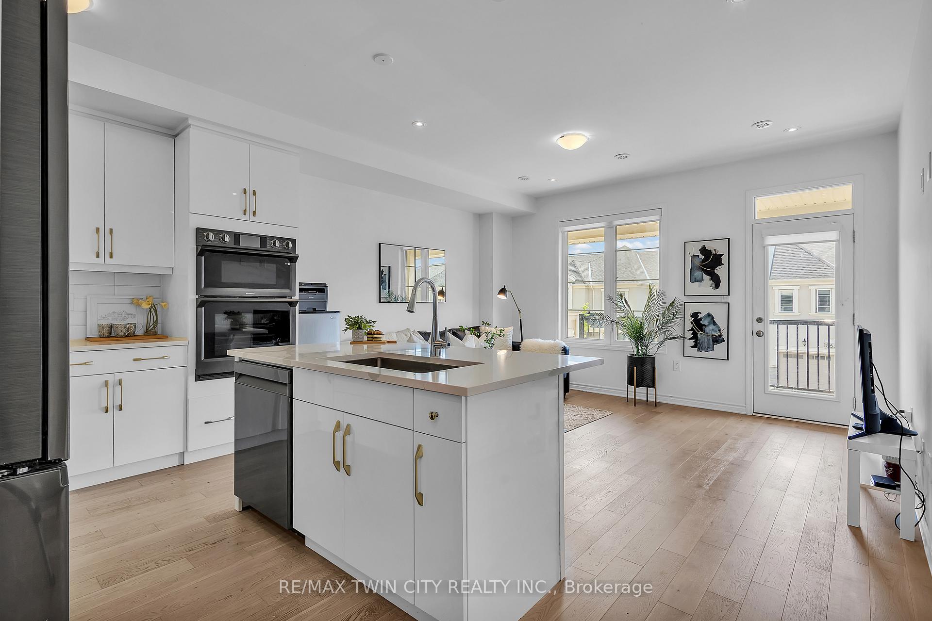 Photo 18 of 1567 Denison Place, Milton, Bowes — HOMEH