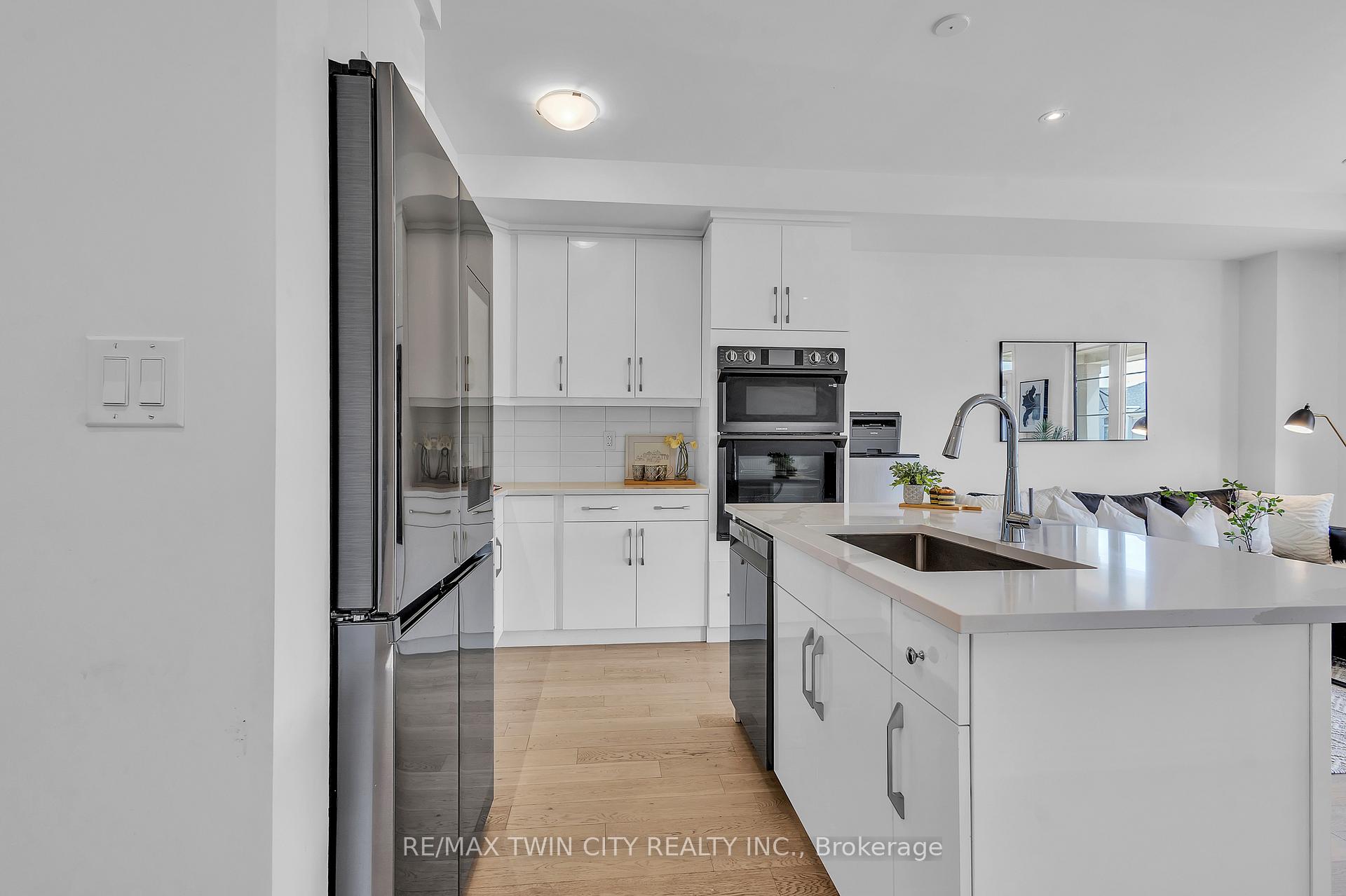 Photo 7 of 1567 Denison Place, Milton, Bowes — HOMEH