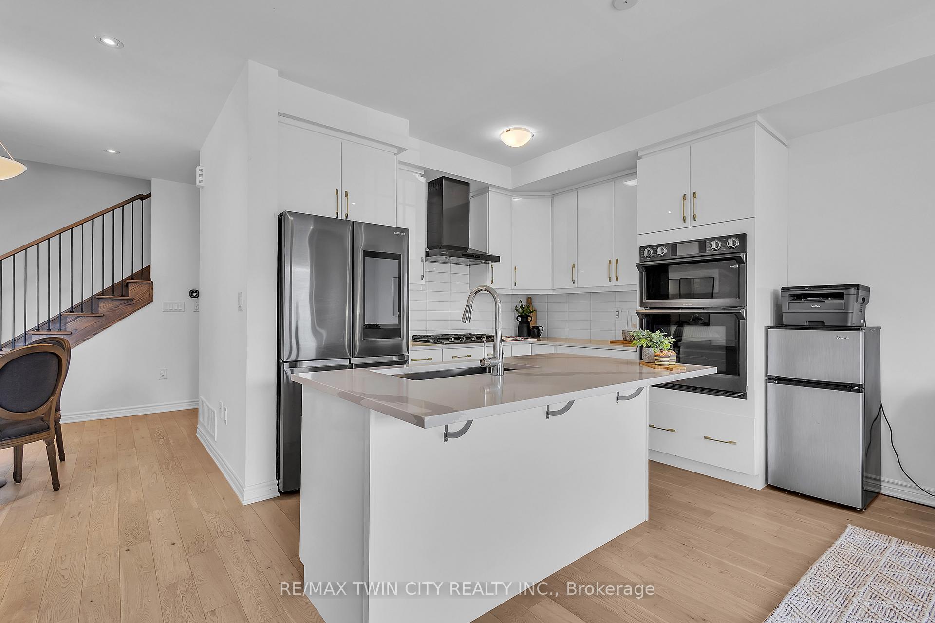 Photo 38 of 1567 Denison Place, Milton, Bowes — HOMEH