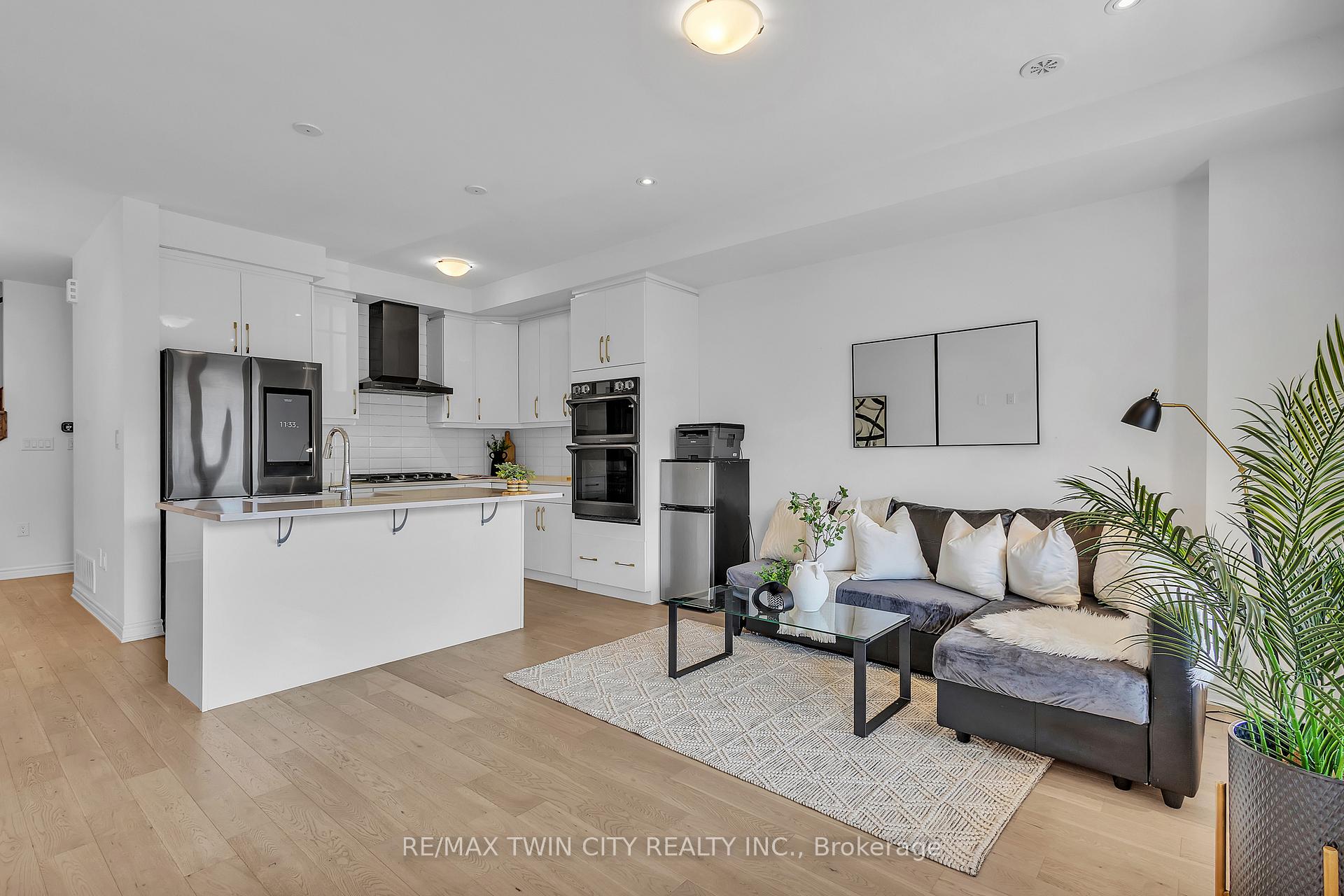 Photo 34 of 1567 Denison Place, Milton, Bowes — HOMEH